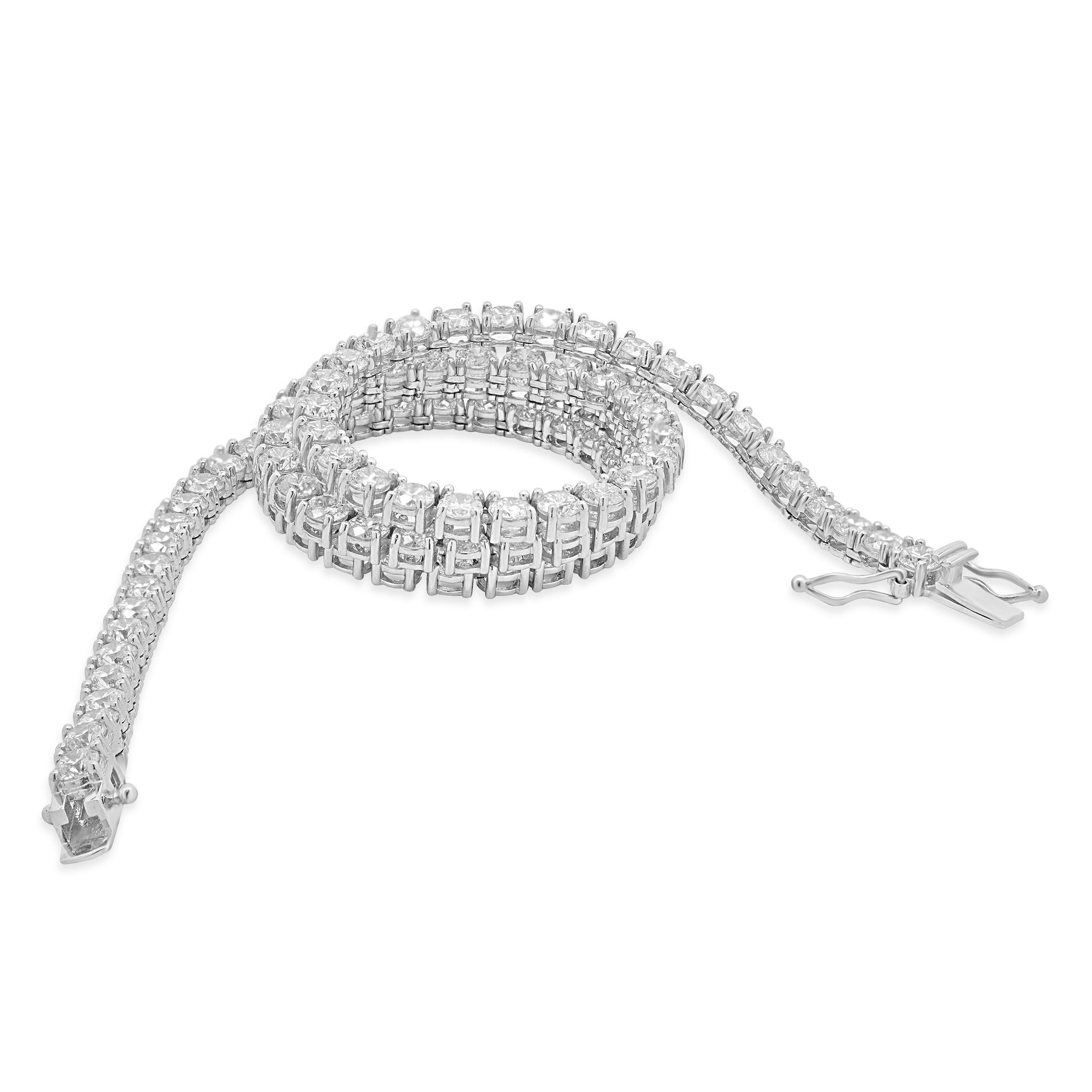 Collana Tennis in linea con diamanti in oro bianco 14 carati In condizioni ottime in vendita a Scottsdale, AZ