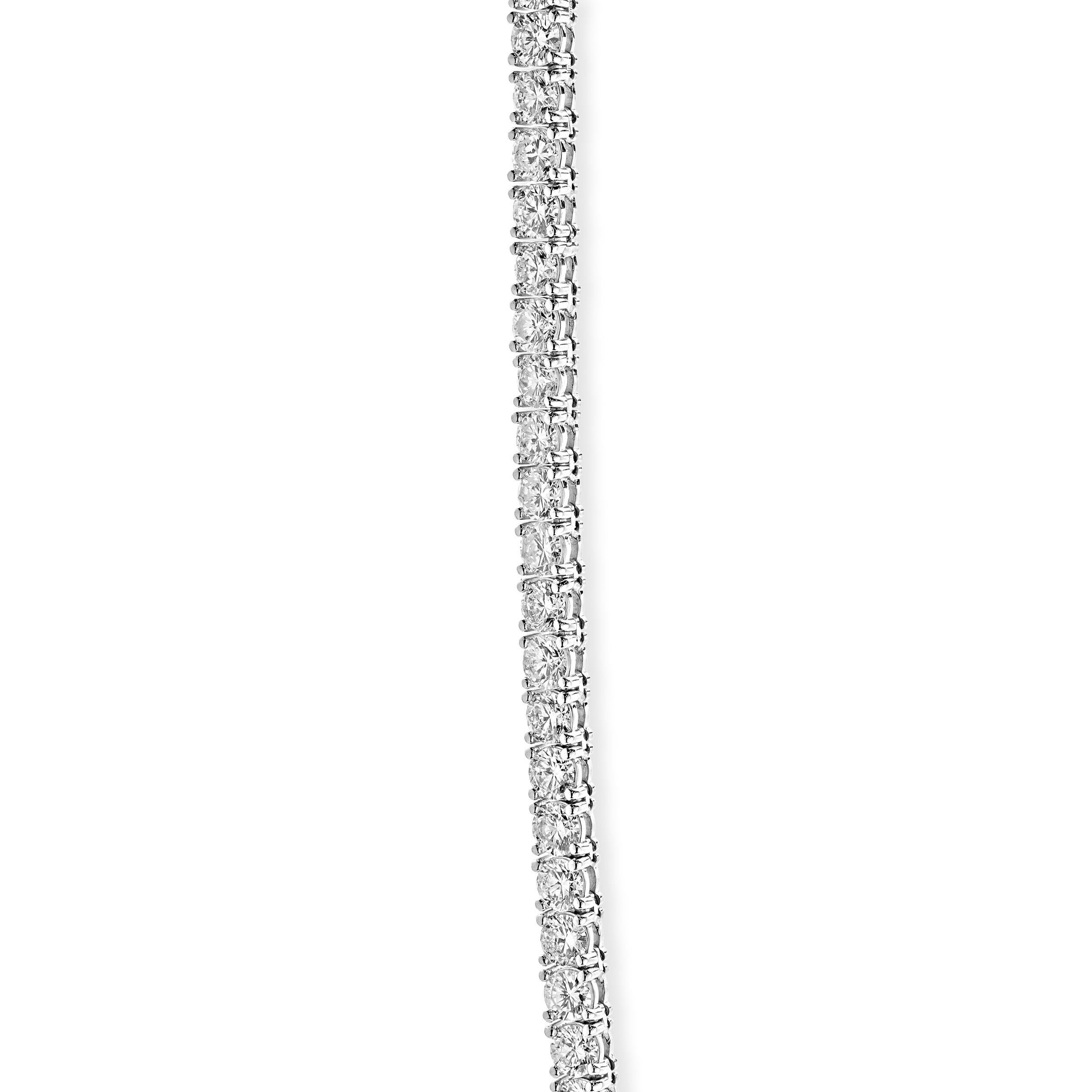 14 Karat White Gold Diamond Inline Tennis Necklace In Excellent Condition For Sale In Scottsdale, AZ
