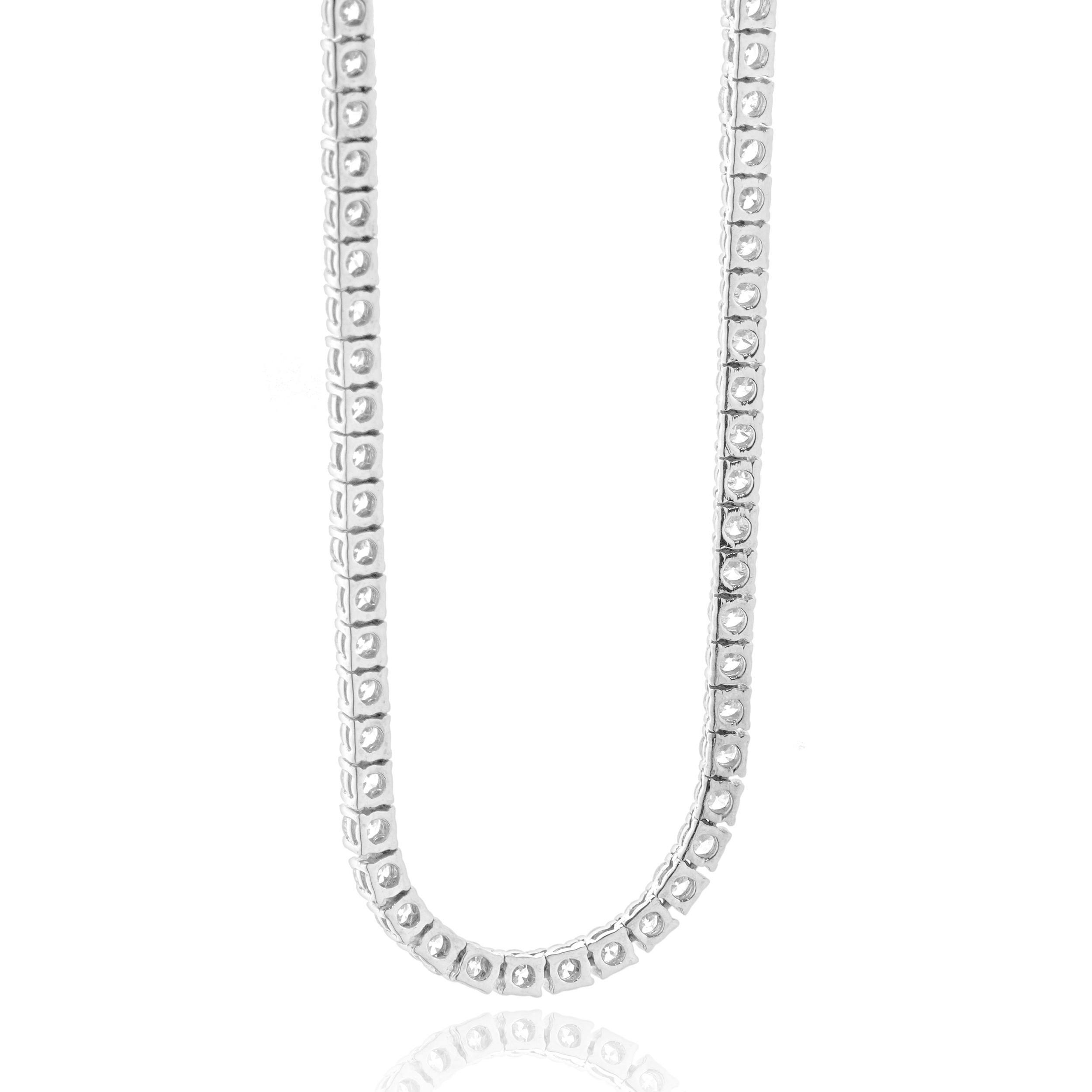 Collier de tennis en or blanc 14 carats avec diamants en ligne Excellent état - En vente à Scottsdale, AZ