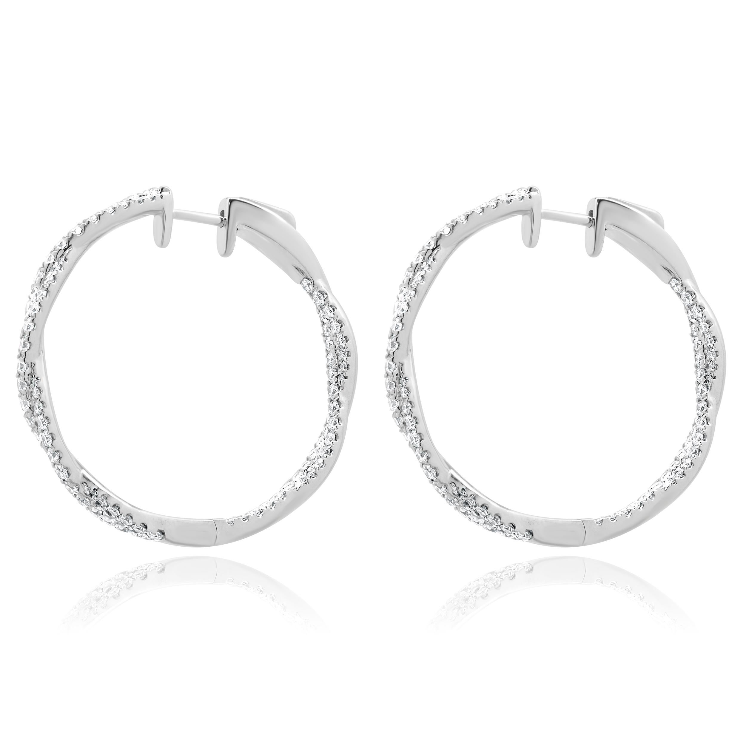 Orecchini a cerchio in oro bianco 14 carati con diamante interno ed esterno In condizioni ottime in vendita a Scottsdale, AZ