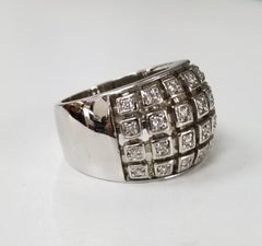 Bague « Lacey-Domed » en or blanc 14 carats et diamants