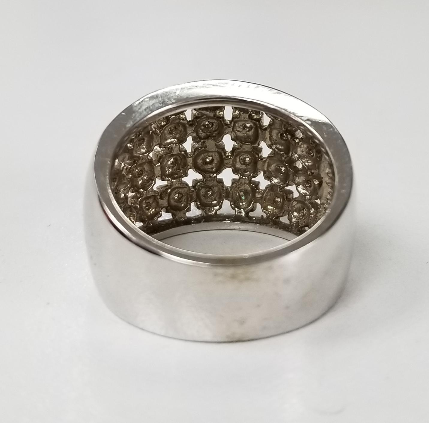 Round Cut 14 Karat White Gold Diamond 