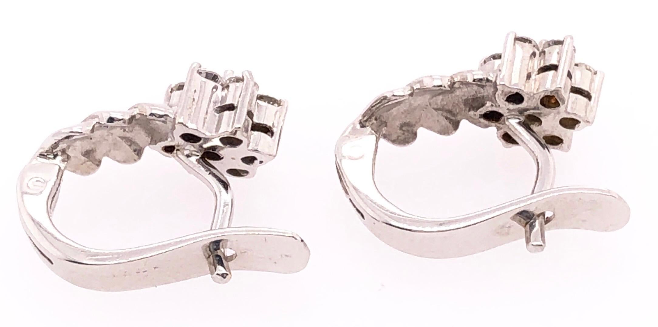 14 Karat Weißgold Diamant-Ohrringe in Freiform mit Gitterrücken Damen im Angebot