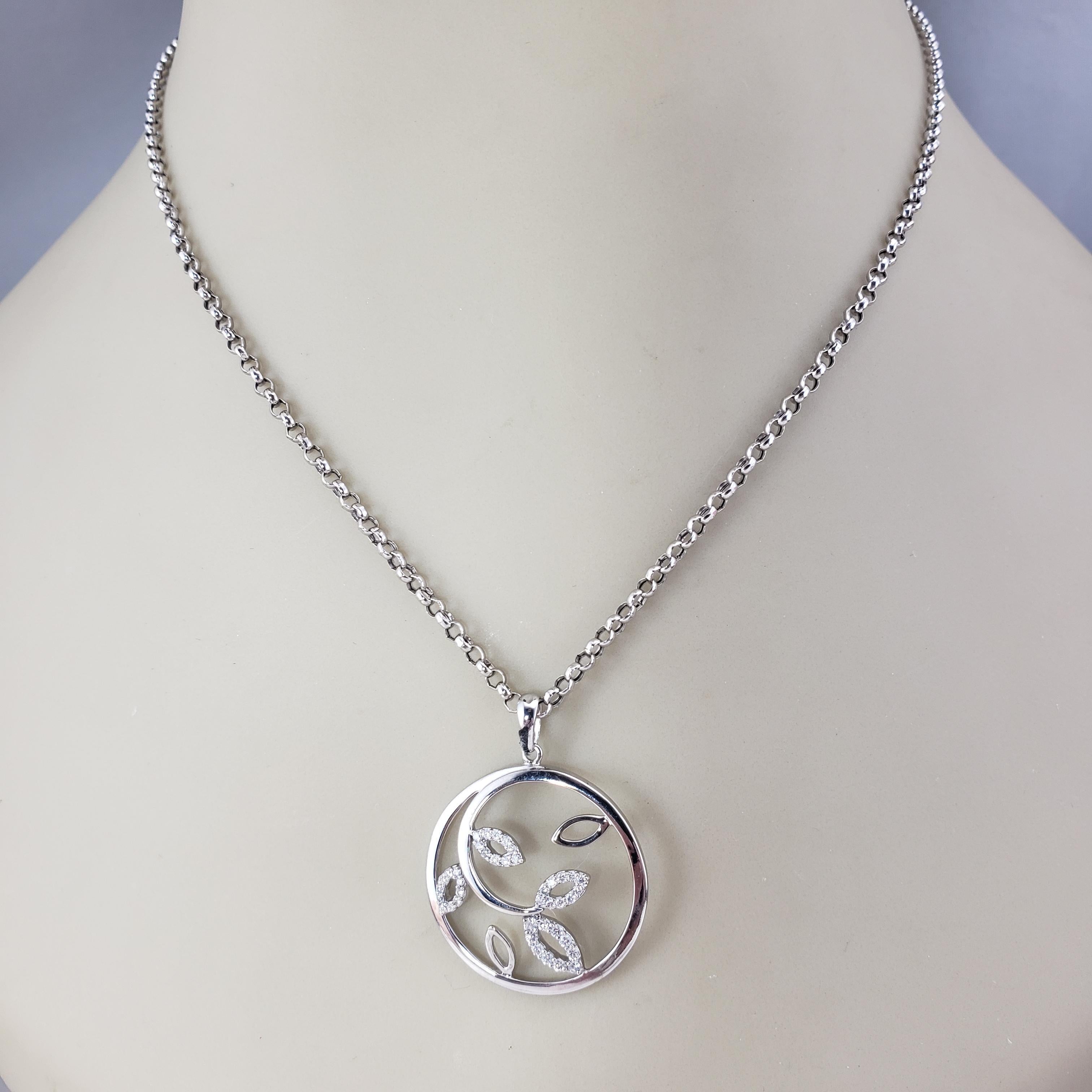 Collana con ciondolo a forma di foglia in oro bianco 14 carati #22265 in vendita 2