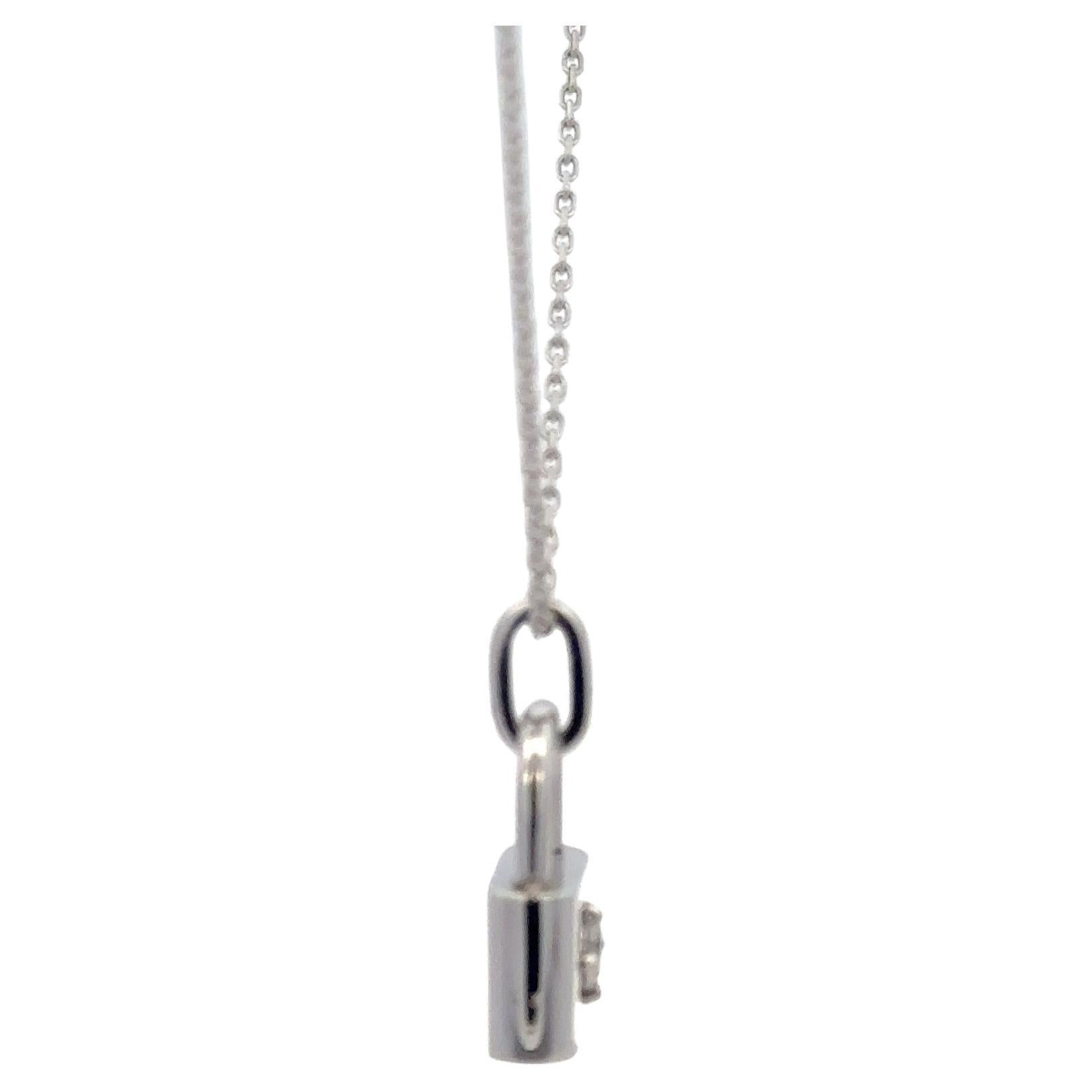 Colgante medallón de diamantes de oro blanco de 14 quilates 0,21 quilates Oro blanco de 14 quilates Contemporáneo en venta