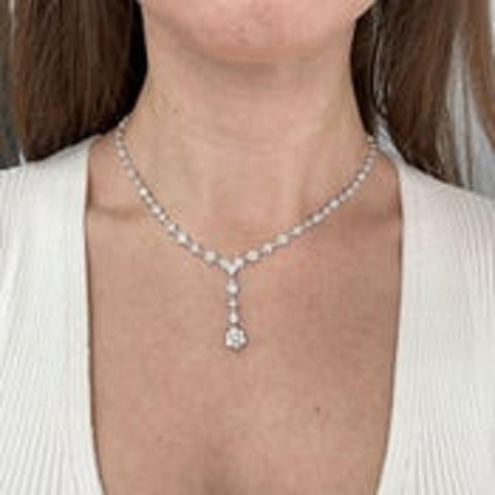 14 Karat White Gold Diamond Necklace with Drop Total Weight 2.51 Carat 3