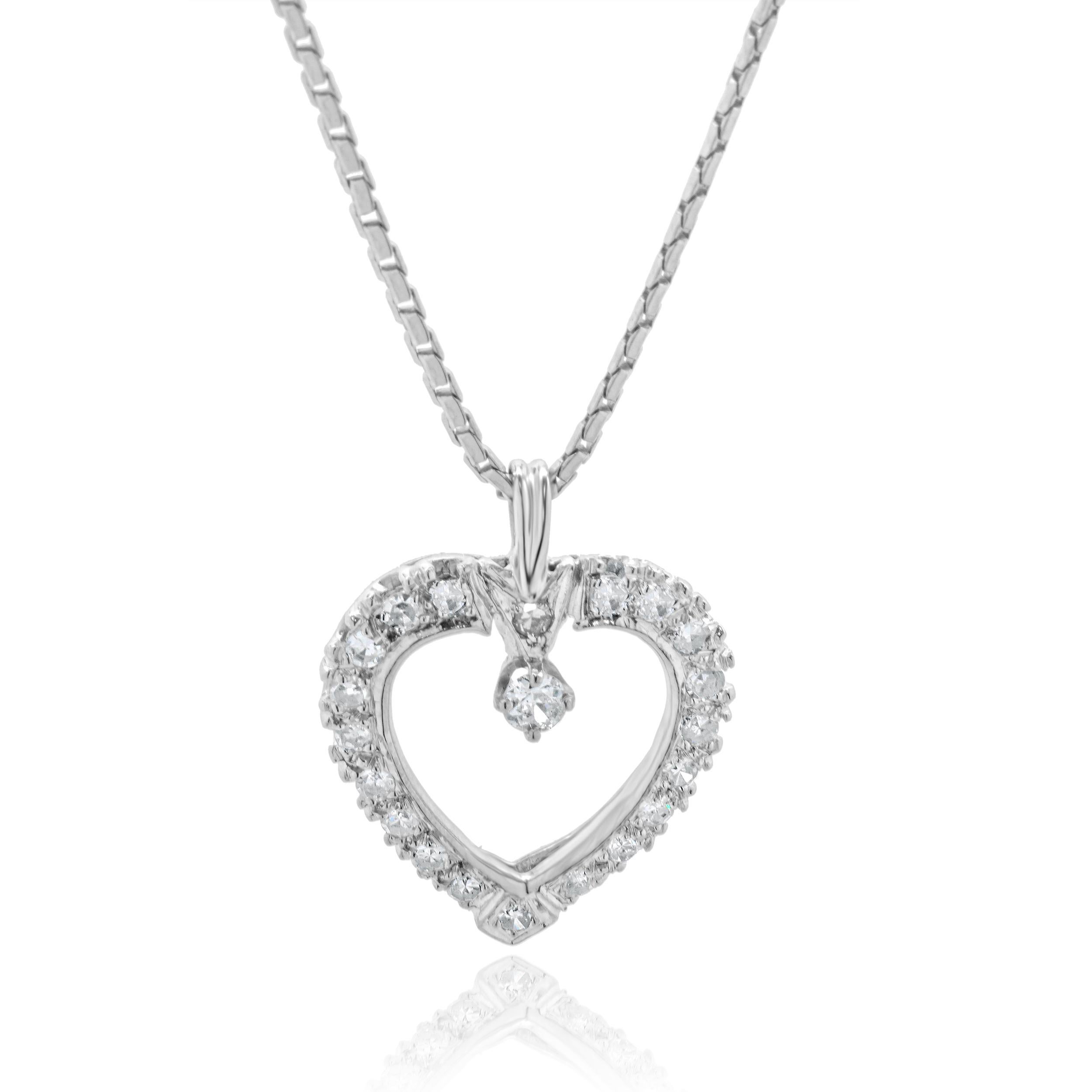 Concepteur : personnalisé
Matériau : Or blanc 14K
Diamants : 21 diamants ronds de taille brillant = 0,47cttw
Couleur : G/H
Clarté : SI1-2
Poids : 9.00 grammes
