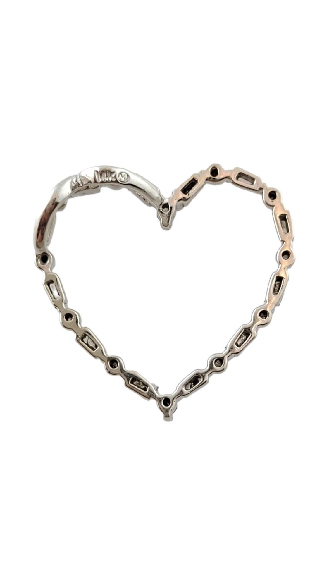 Pendentif cœur ouvert en or blanc 14 carats avec diamants n° 17708 Bon état - En vente à Washington Depot, CT