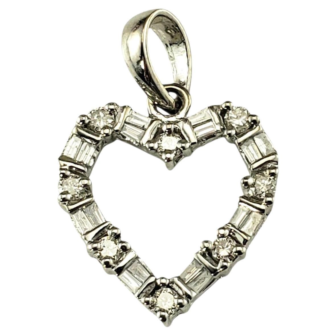Pendentif coeur ouvert en or blanc 14 carats avec diamants #23200