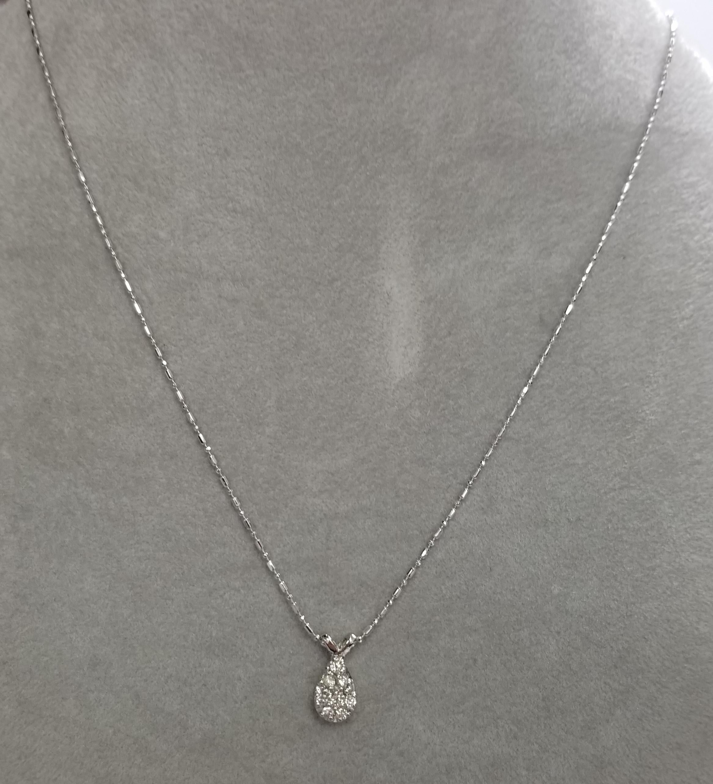 Round Cut 14 Karat White Gold Diamond Pear Shape Drop Necklace For Sale