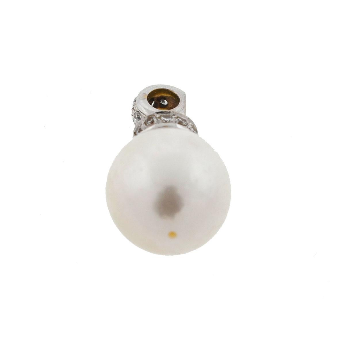 Company-N/A
Model-Diamond Pearl Pendant Approx .22 TCW
Metal -14k white Gold
Size-14mm 
Stones-Pearl/ Diamonds Approx .22 TCW
Includes-Pendant only
Weight-6.05 grams