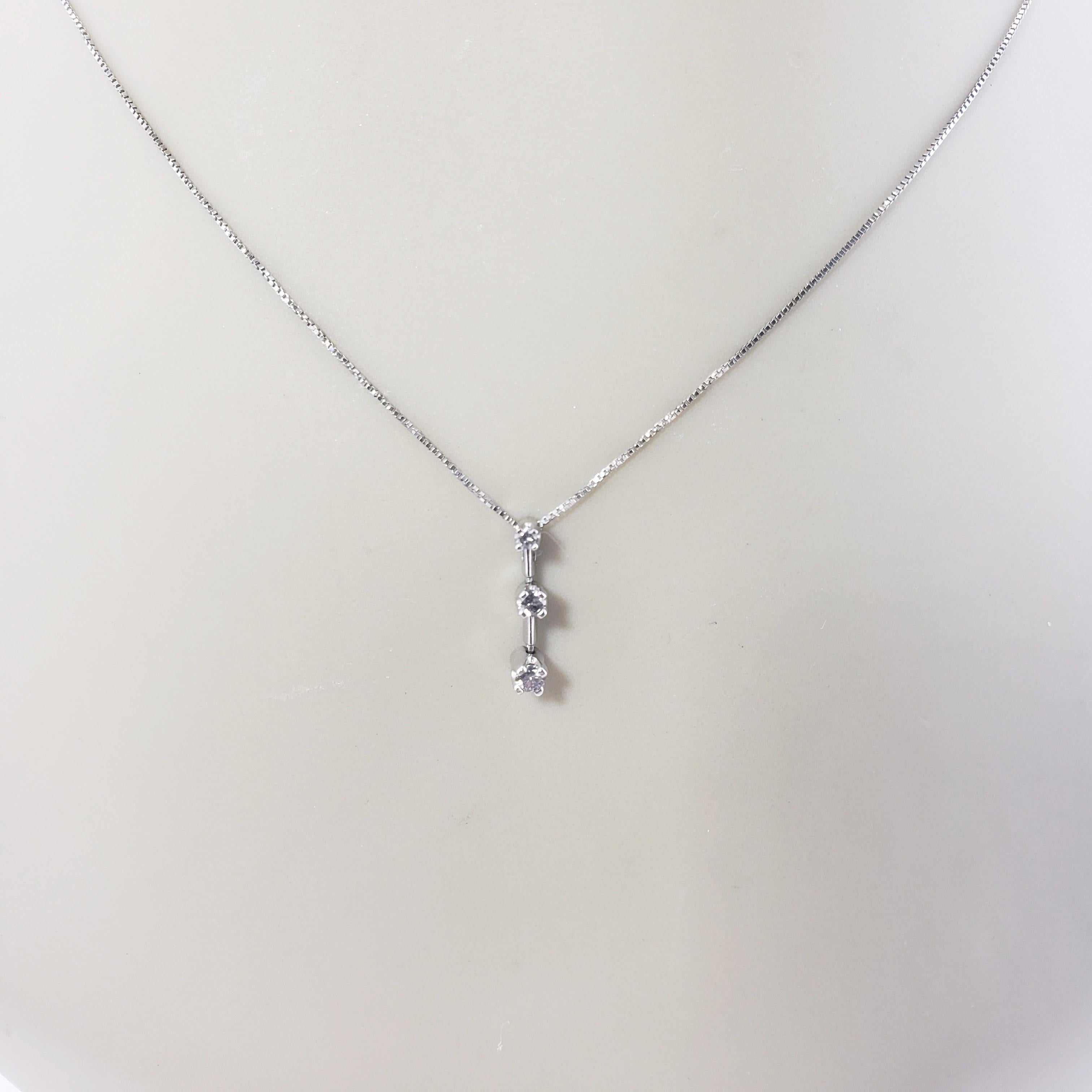 14 Karat White Gold Diamond Pendant Necklace #12800 For Sale 1