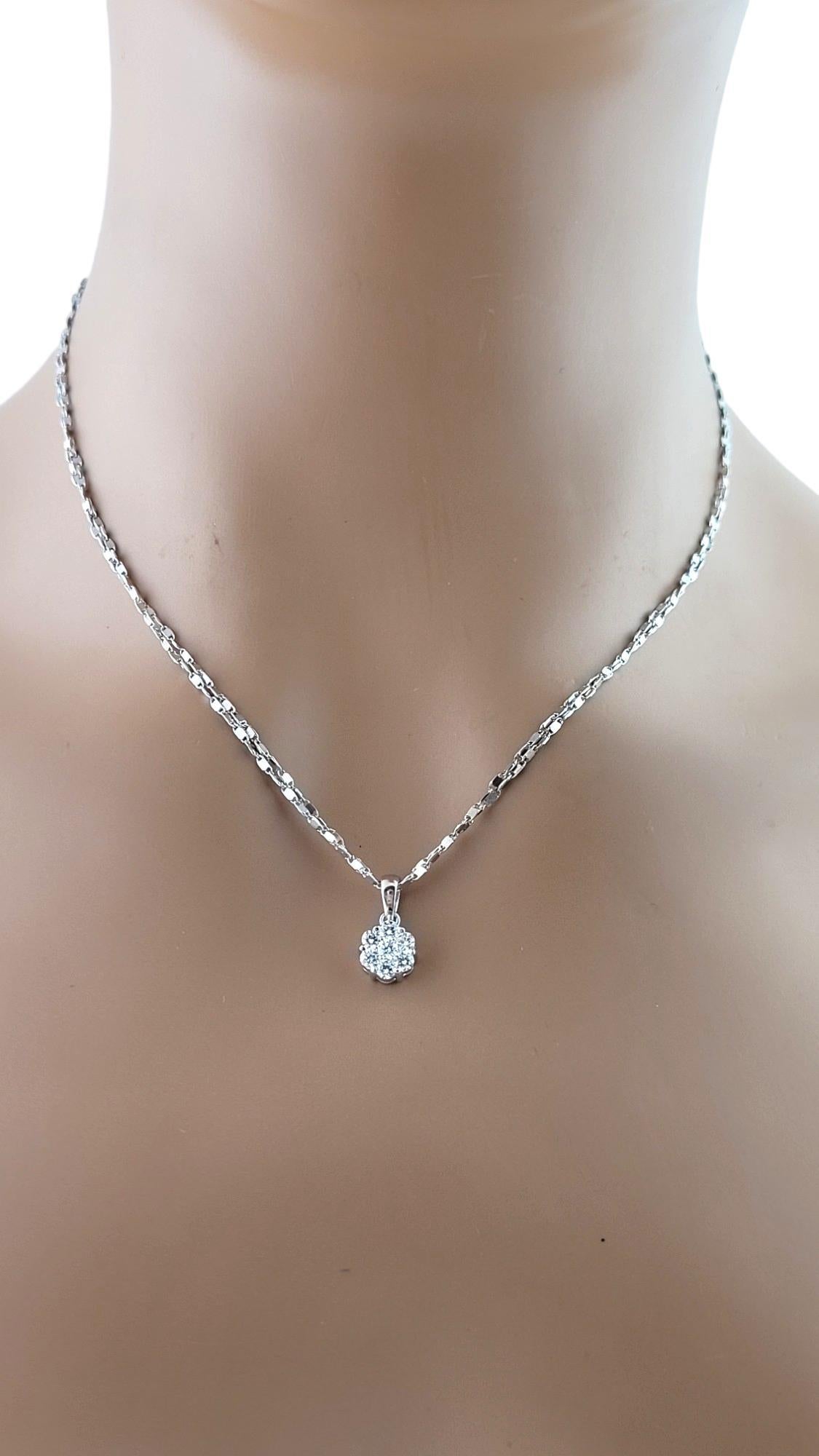 14 Karat White Gold Diamond Pendant Necklace #18112 For Sale 3