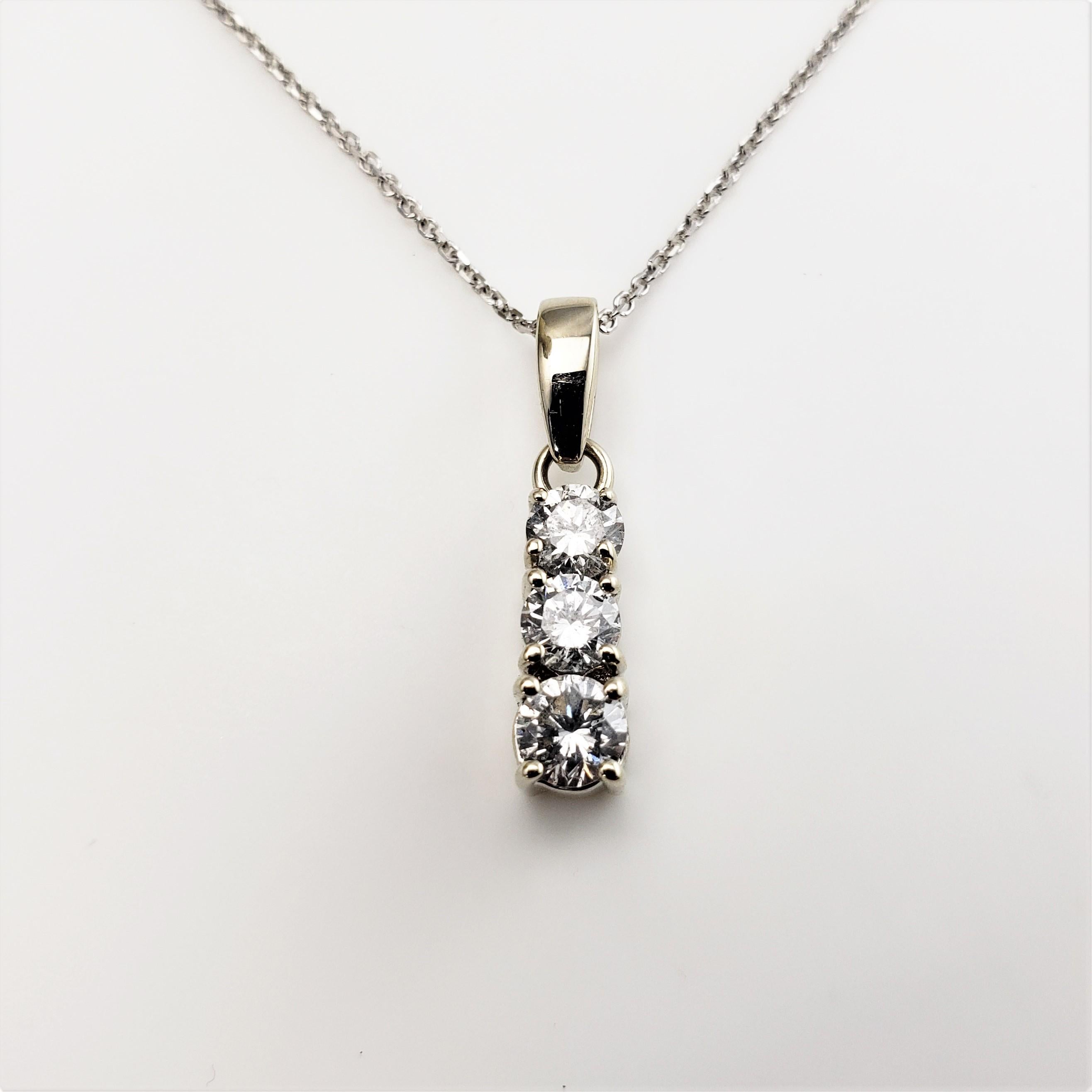 14 Karat White Gold Diamond Pendant Necklace For Sale 2