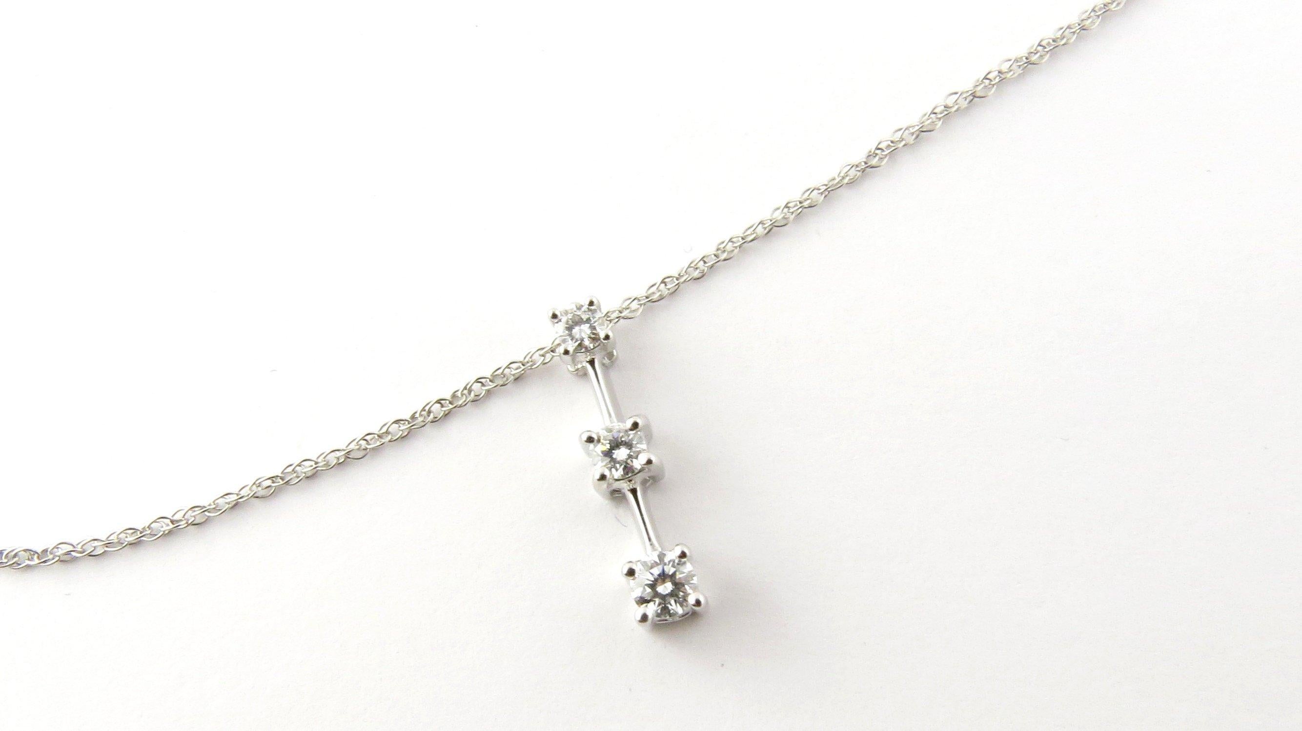 14 Karat White Gold Diamond Pendant Necklace 3