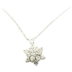 Collier pendentif en or blanc 14 carats avec diamants