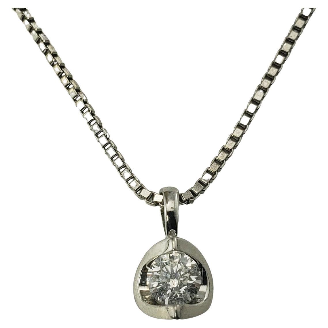 14 Karat White Gold Diamond Pendant Necklace For Sale