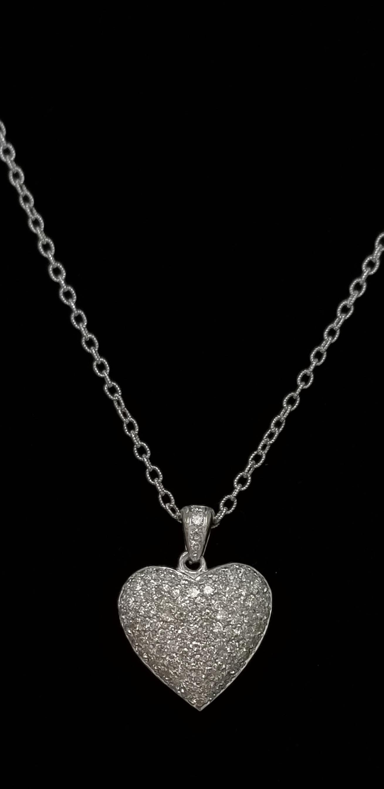 Round Cut 14 Karat White Gold Diamond Puffed Heart 2.85cts. For Sale