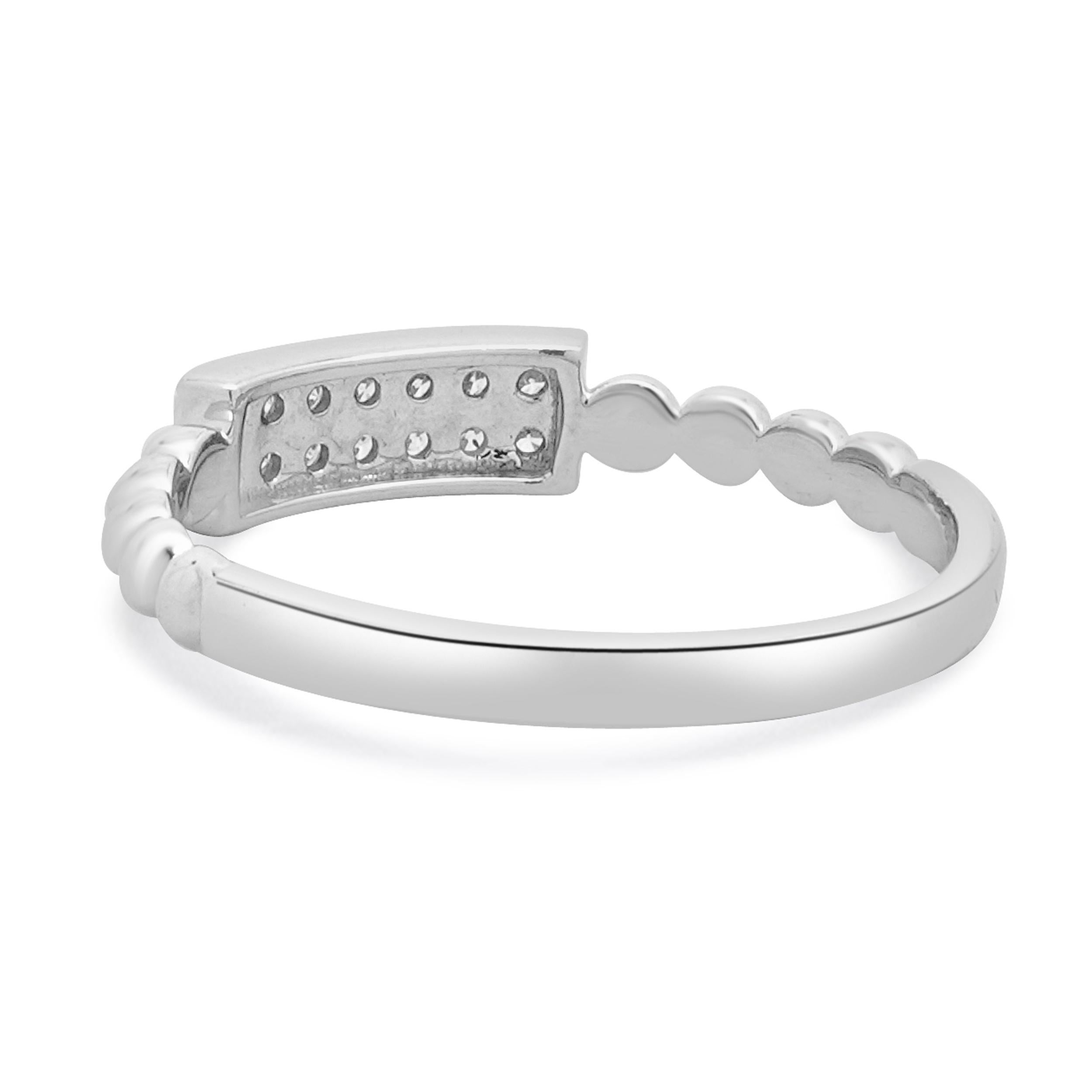 Taglio rotondo Fascia rettangolare in filigrana con diamanti in oro bianco 14 carati in vendita