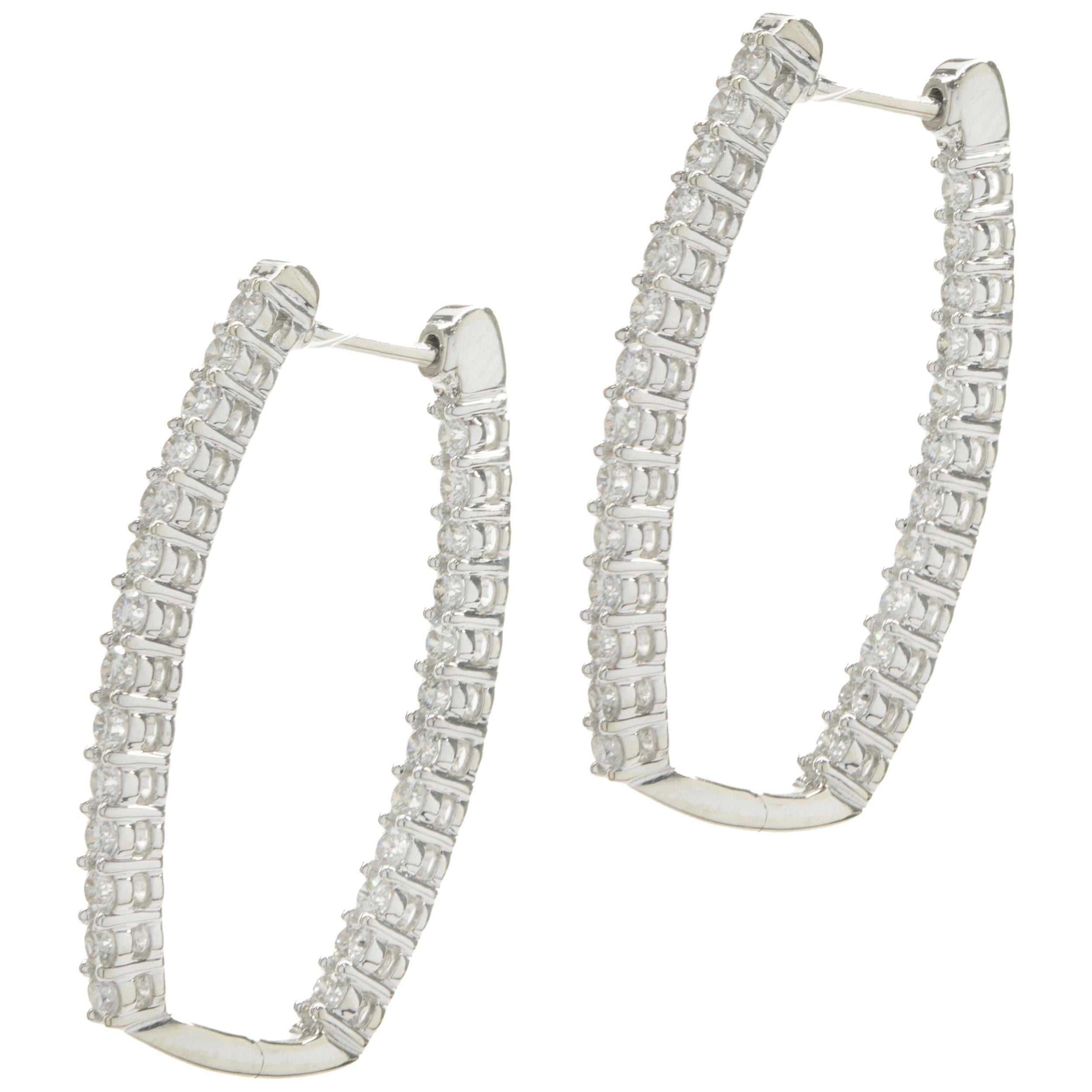 14 Karat White Gold Diamond Rectangular Hoop Earrings In Excellent Condition For Sale In Scottsdale, AZ