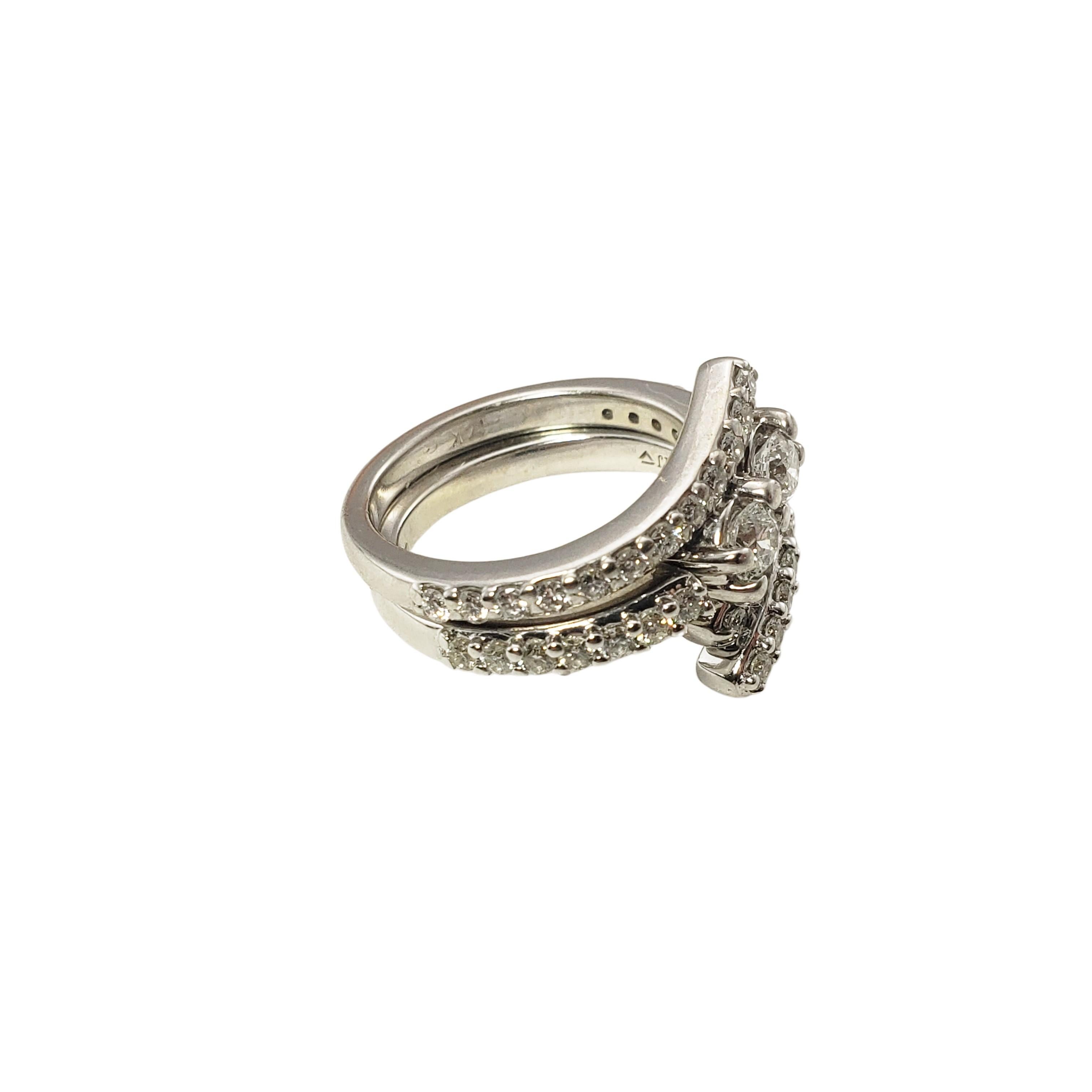 Anello con diamante in oro bianco 14 carati e fascia di rinforzo In condizioni buone in vendita a Washington Depot, CT