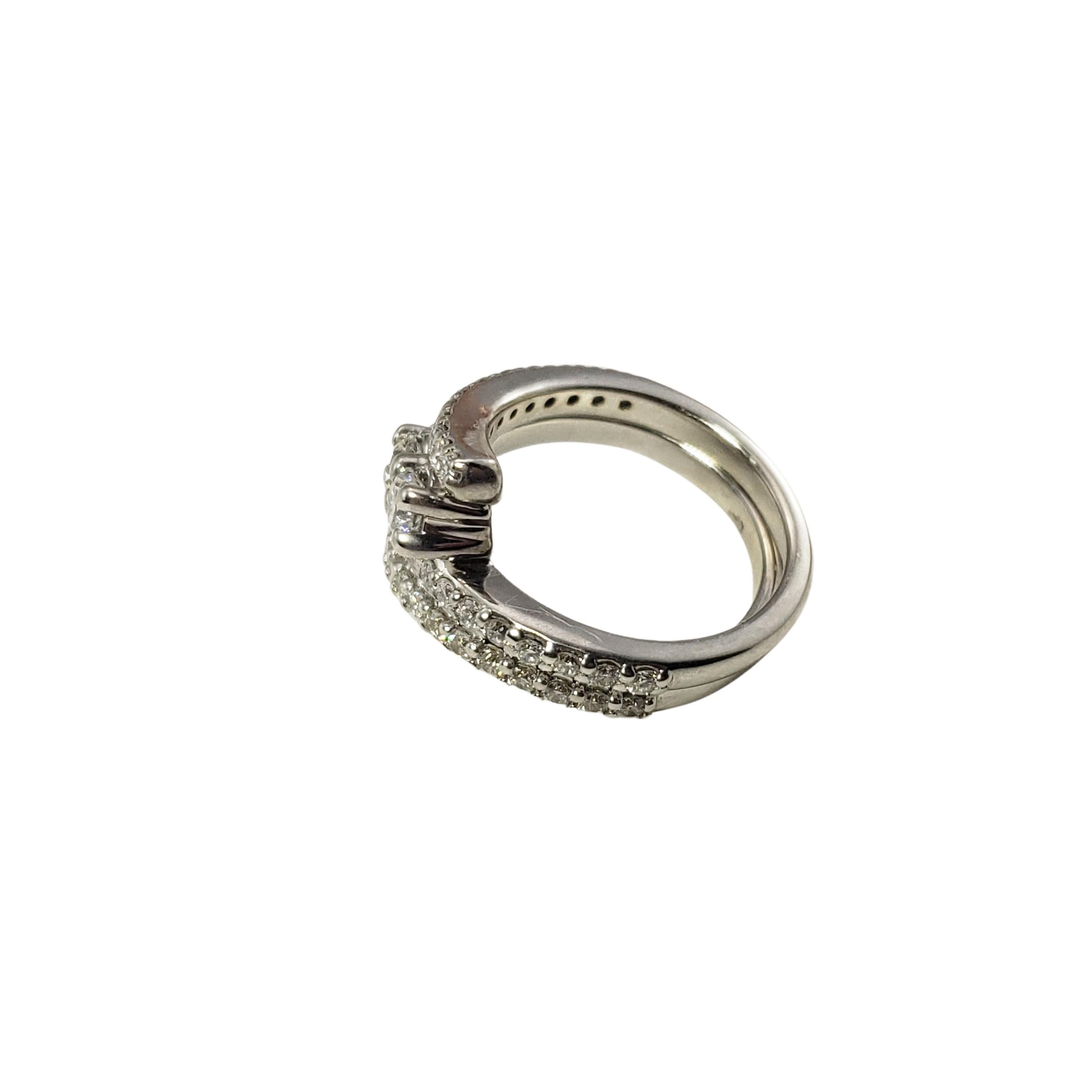 Donna Anello con diamante in oro bianco 14 carati e fascia di rinforzo in vendita