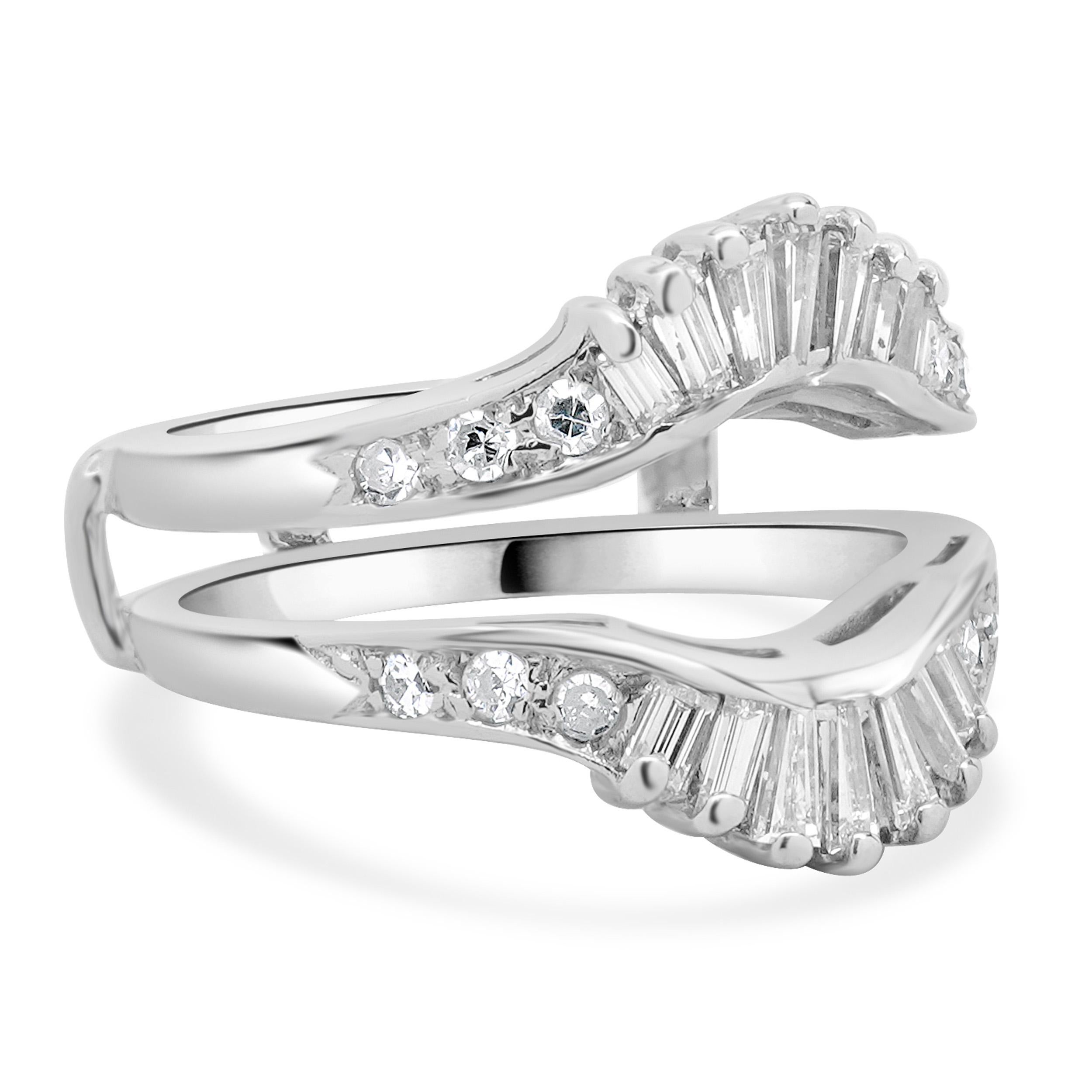 14 Karat White Gold Diamond Ring Guard	 In Excellent Condition For Sale In Scottsdale, AZ
