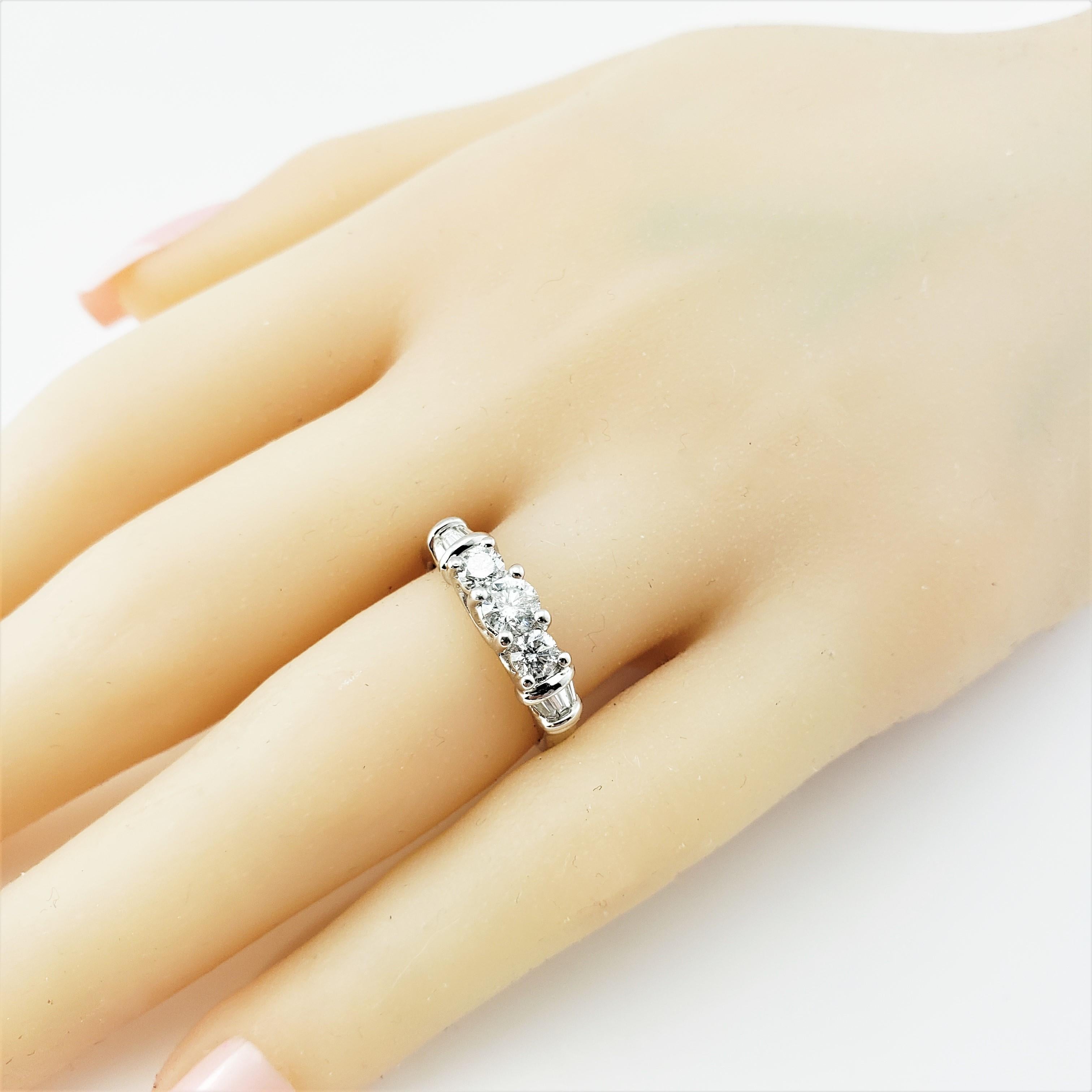 14 Karat White Gold Diamond Ring For Sale 5