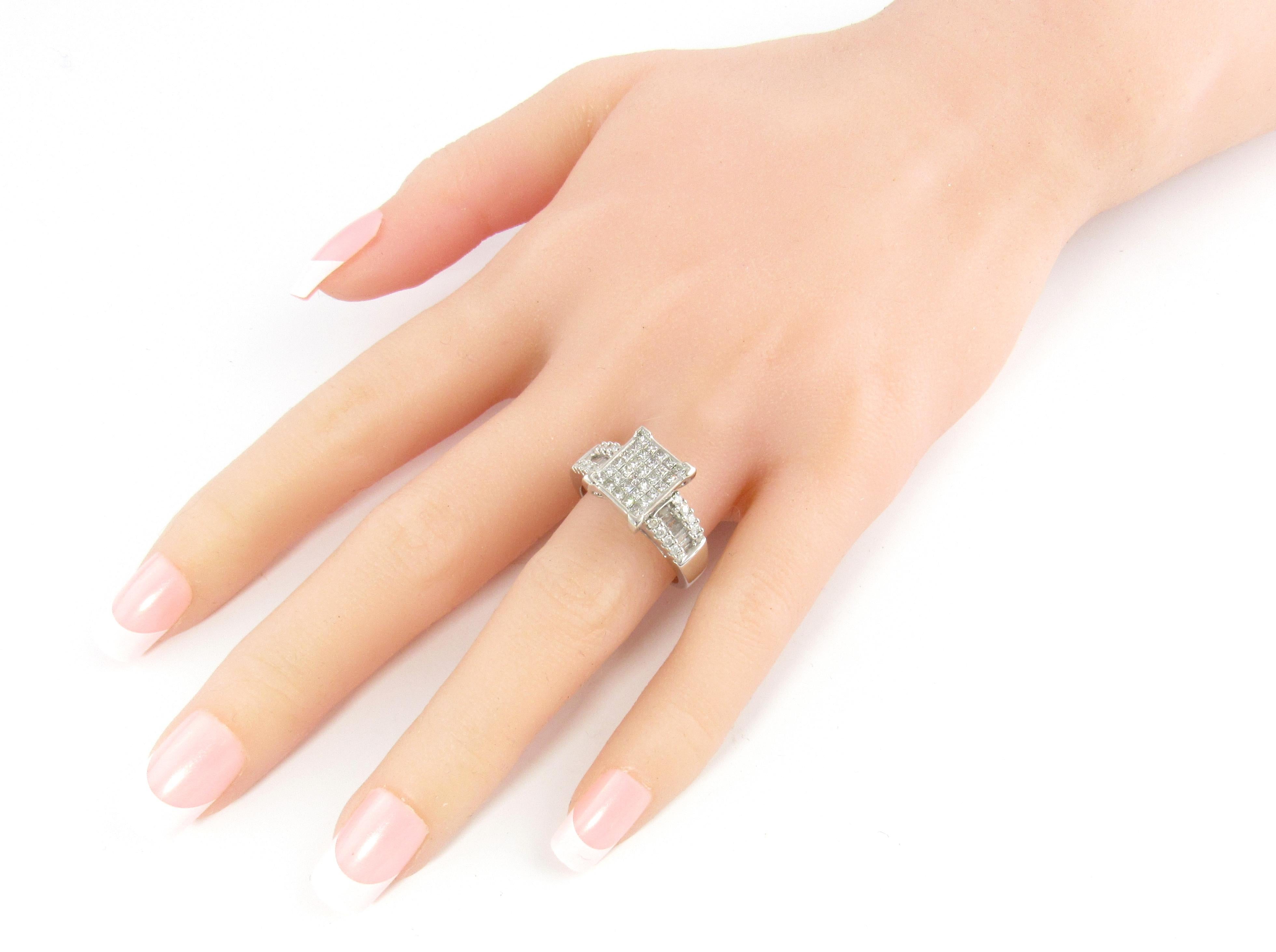 14 Karat White Gold Diamond Ring For Sale 2
