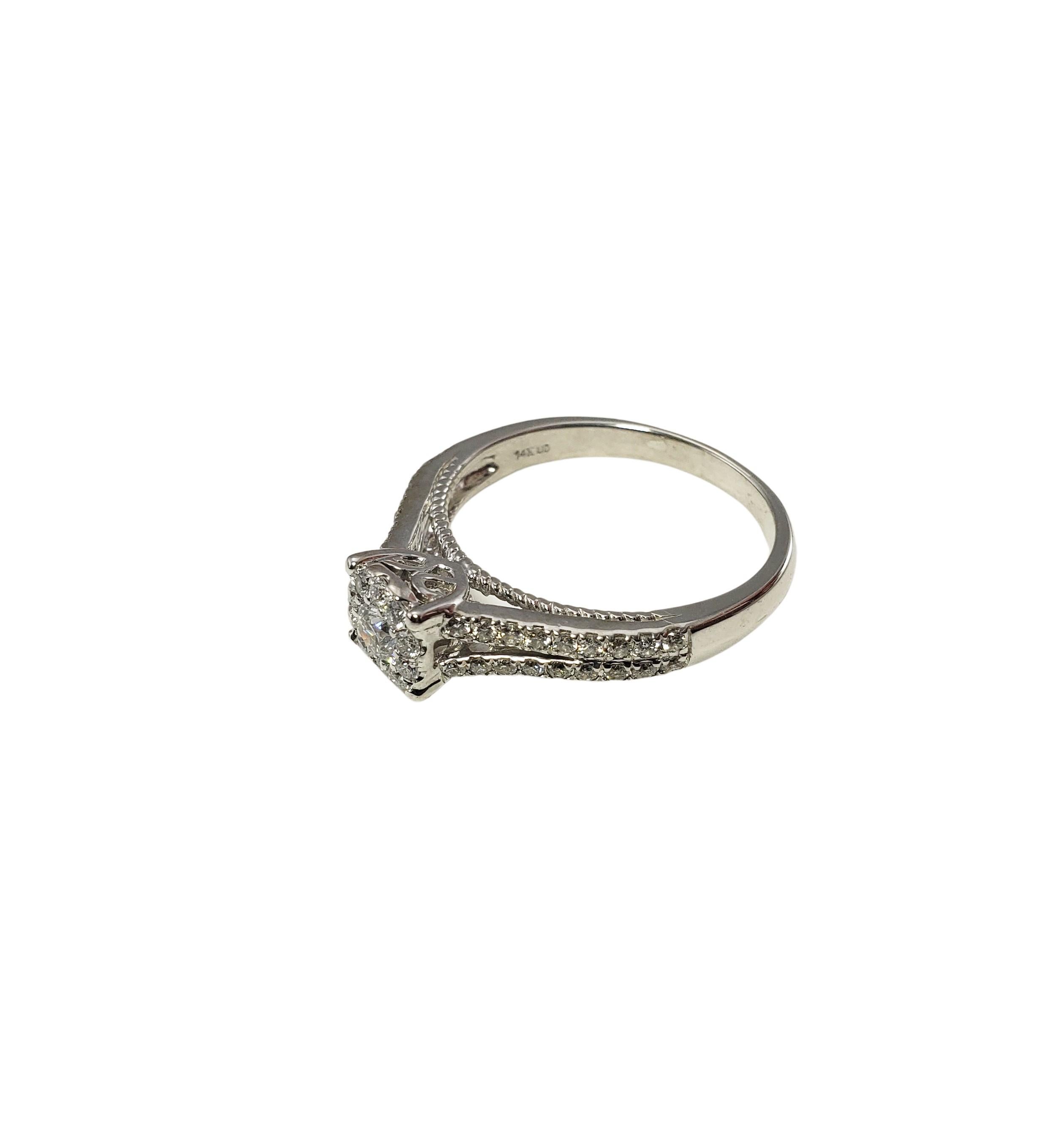 14 Karat White Gold Diamond Ring Size 9.25 In Good Condition For Sale In Washington Depot, CT