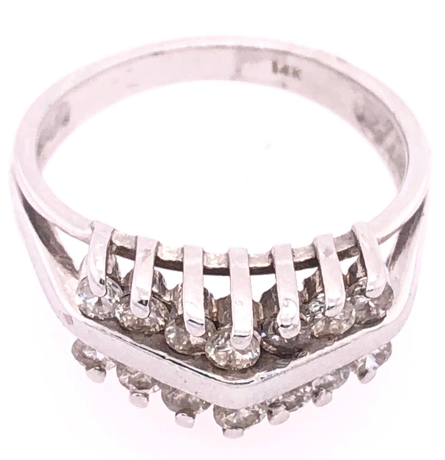 14 Karat White Gold Diamond Ring Wedding / Bridal / Anniversary
0.75 total diamond weight.
Size 6
3.43 grams total weight.