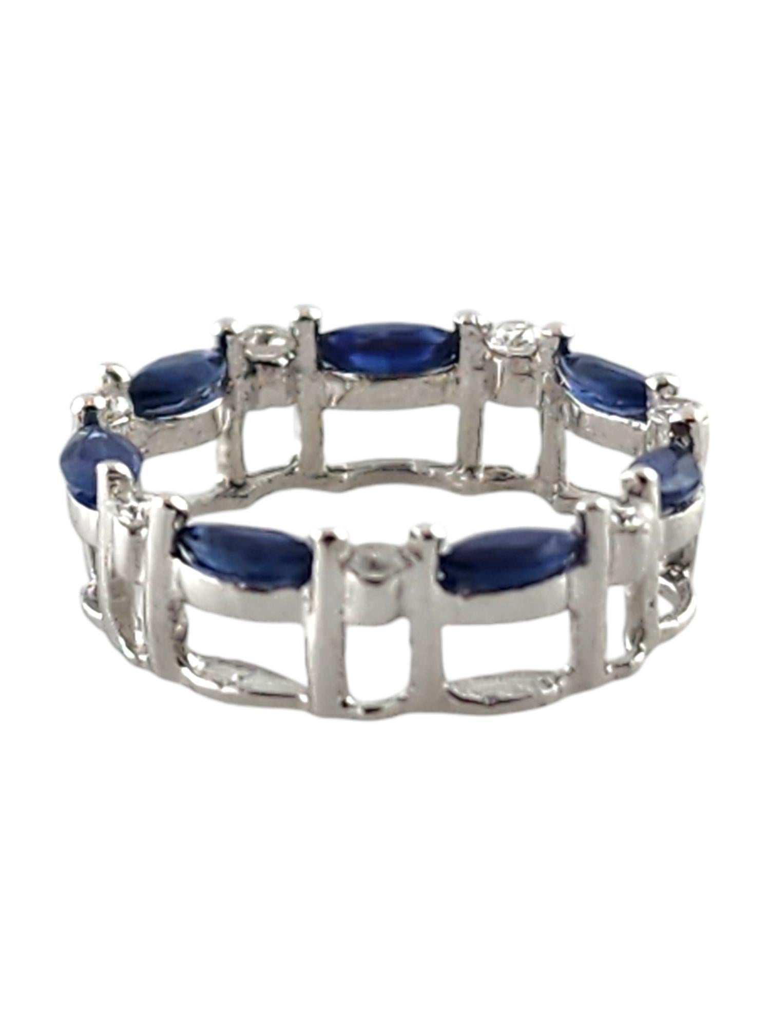 14 Karat White Gold Diamond & Sapphire Circle Pendant 

This gorgeous circle pendant features 7 sparkling round brilliant cut diamonds and 7 natural blue sapphires all set in 14K white gold!

Approximate total diamond weight: .07 cts

Diamond color: