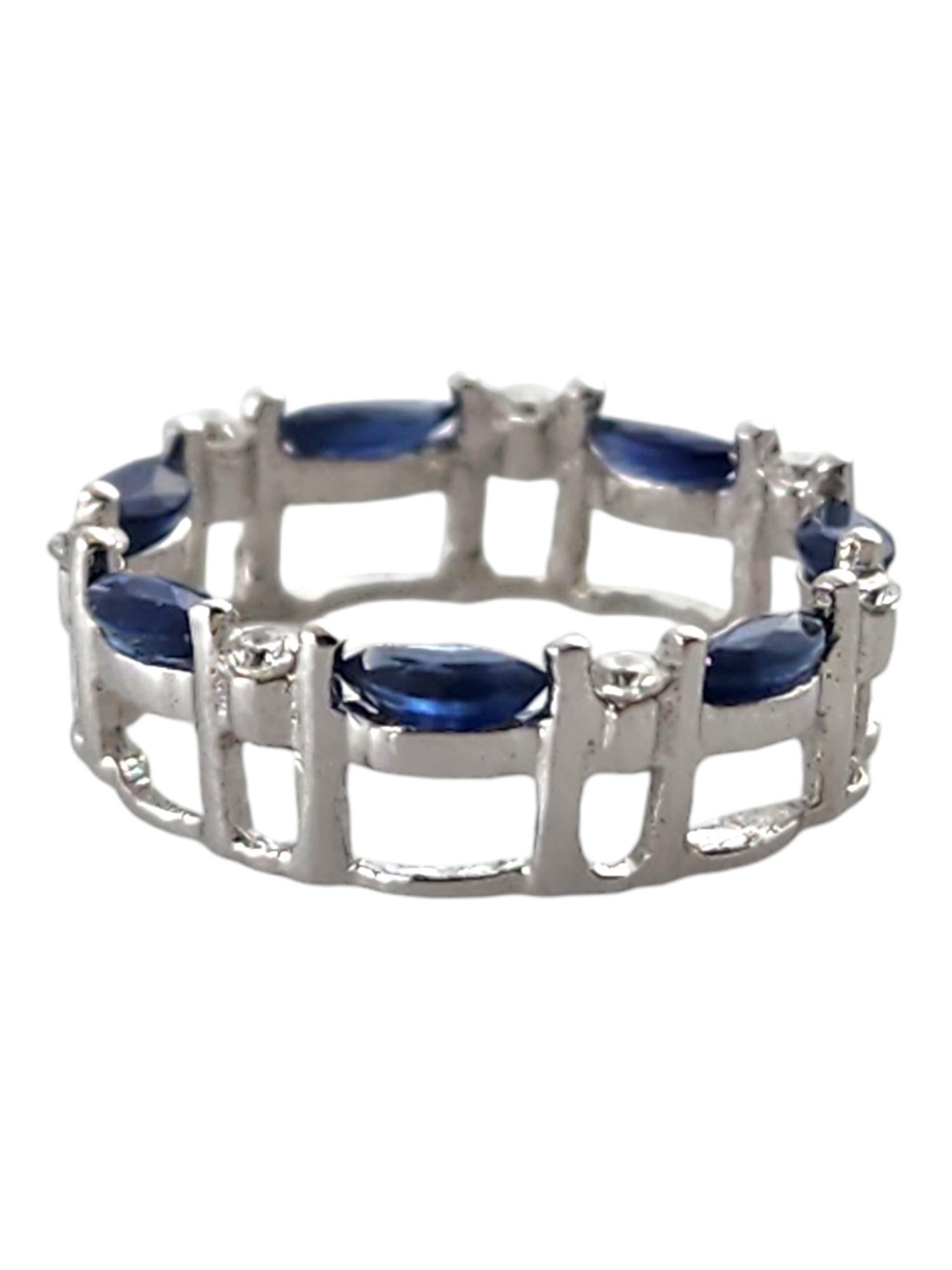 14 Karat White Gold Diamond & Sapphire Circle Pendant #18939 In Good Condition In Washington Depot, CT