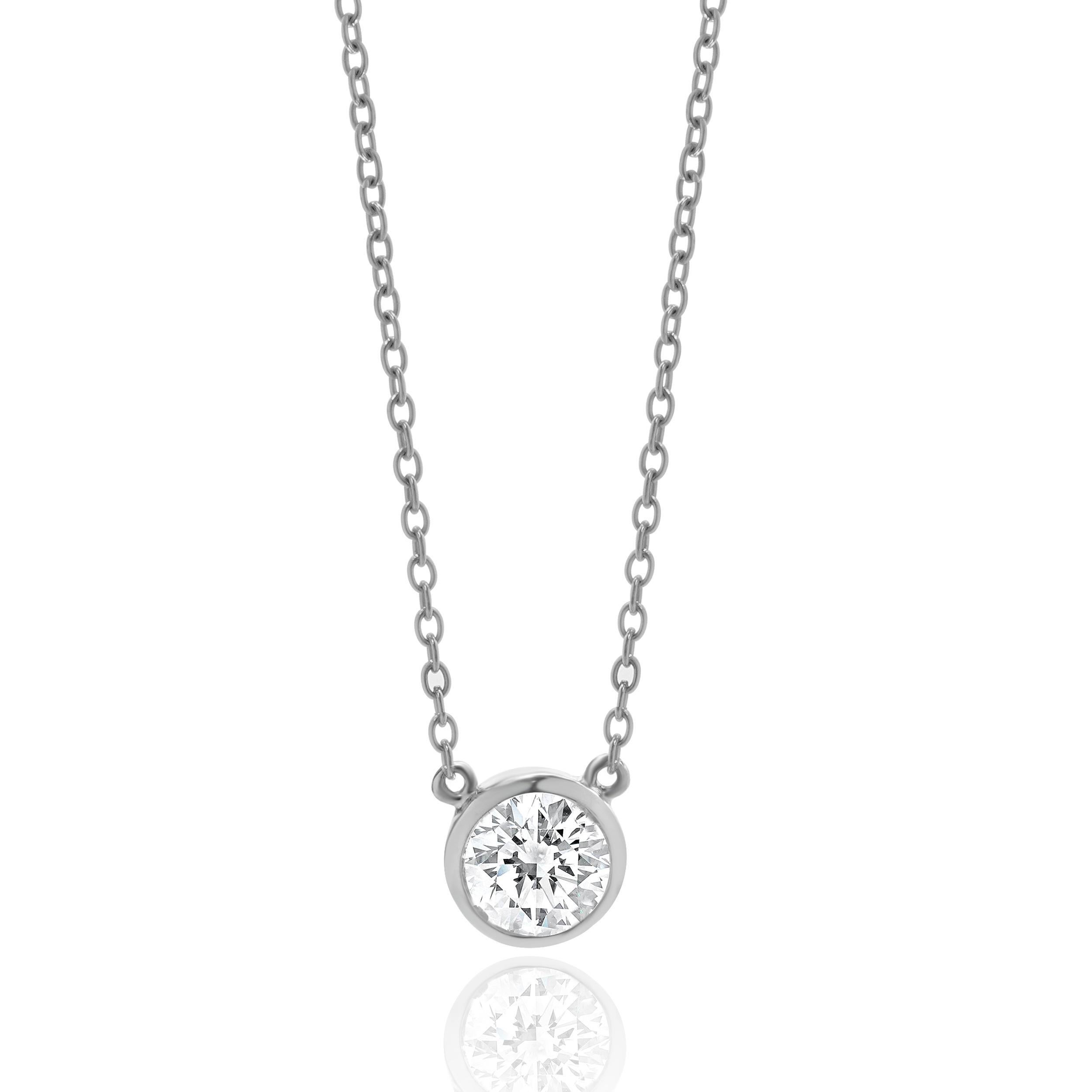 Designer: personalizzato
Materiale: oro bianco 14 carati
Diamanti: taglio brillante rotondo = 0,88ct
Colore: G
Chiarezza:VS1
Dimensioni: la collana misura 16 pollici di lunghezza
Peso: 1.84 grammi