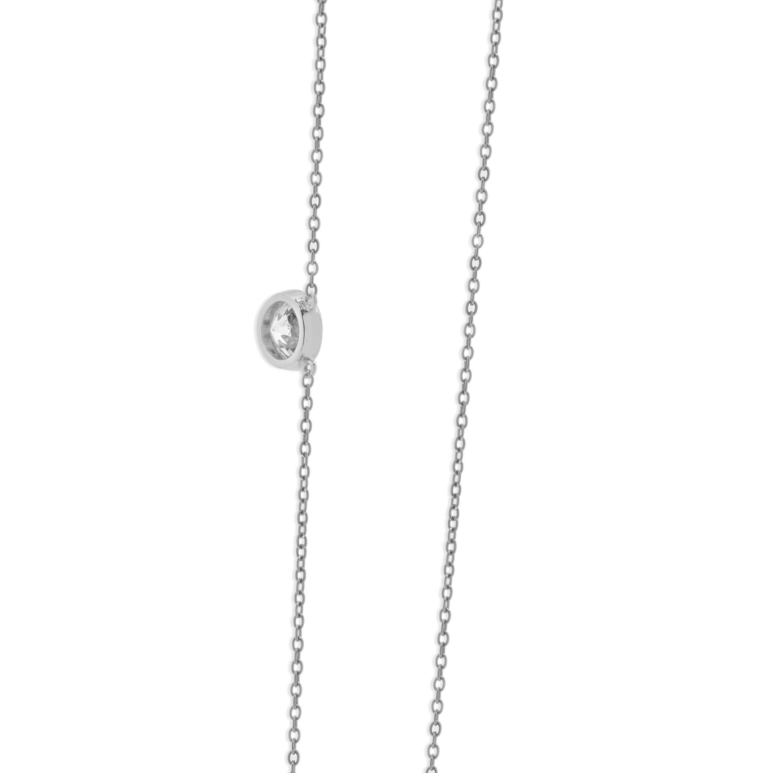 Collana con solitario di diamanti in oro bianco 14 carati In condizioni ottime in vendita a Scottsdale, AZ