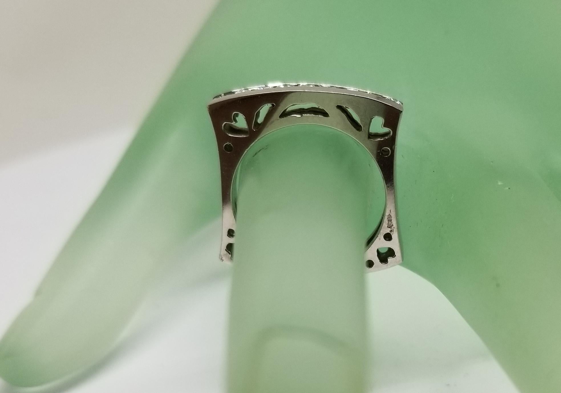 Anillo cuadrado de diamantes de oro blanco de 14 quilates en venta 1