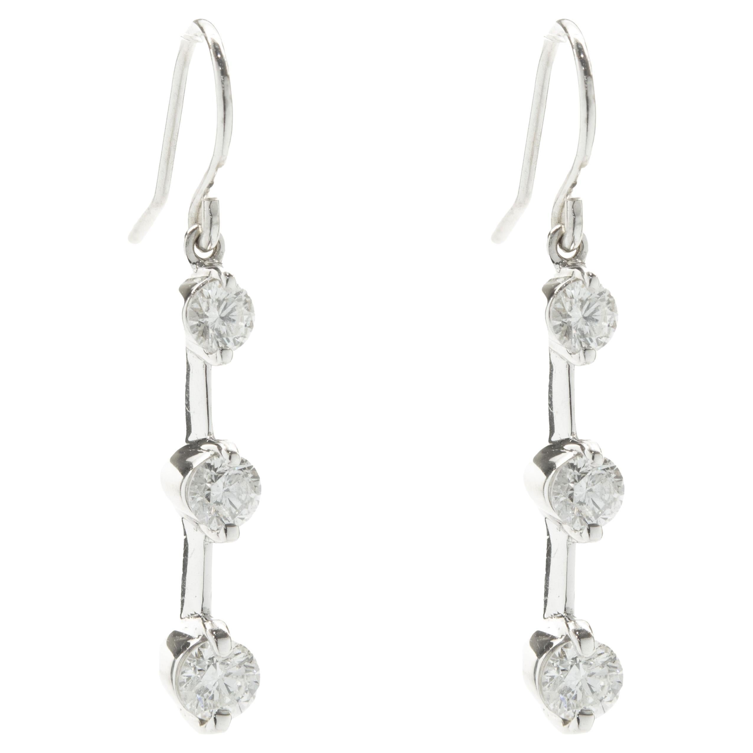 14 Karat White Gold Diamond Drop Earrings For Sale at 1stDibs