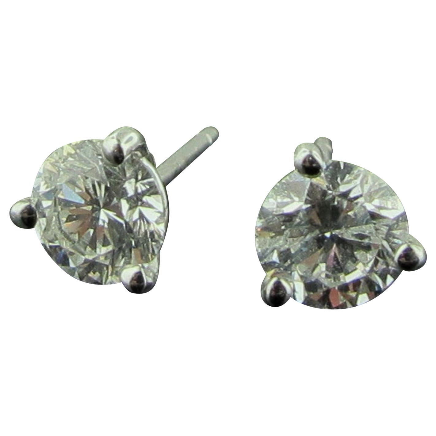 14 Karat White Gold Diamond Stud Earrings 1.00 Carat For Sale at