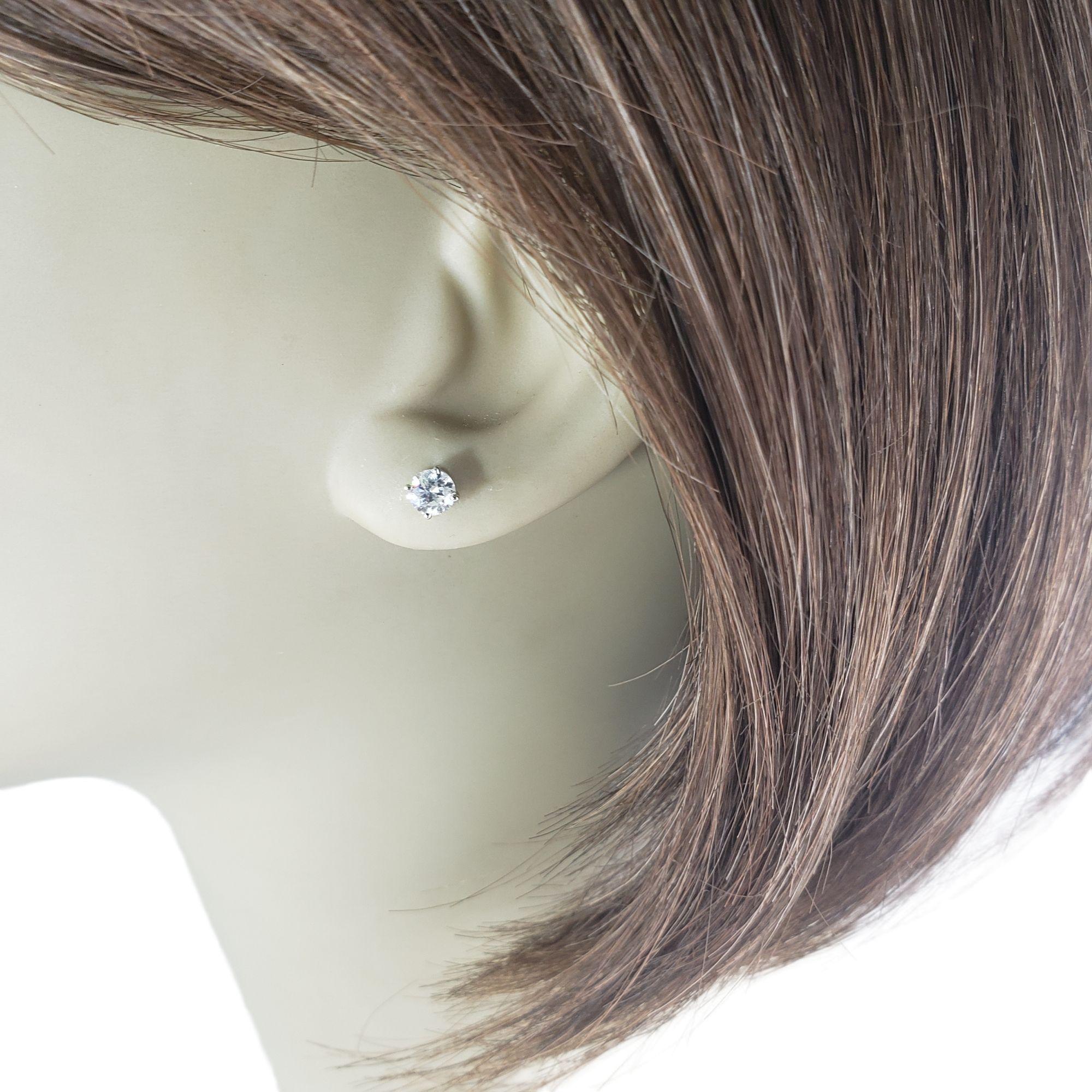 Orecchini con diamante in oro bianco 14 carati #14779 in vendita 3