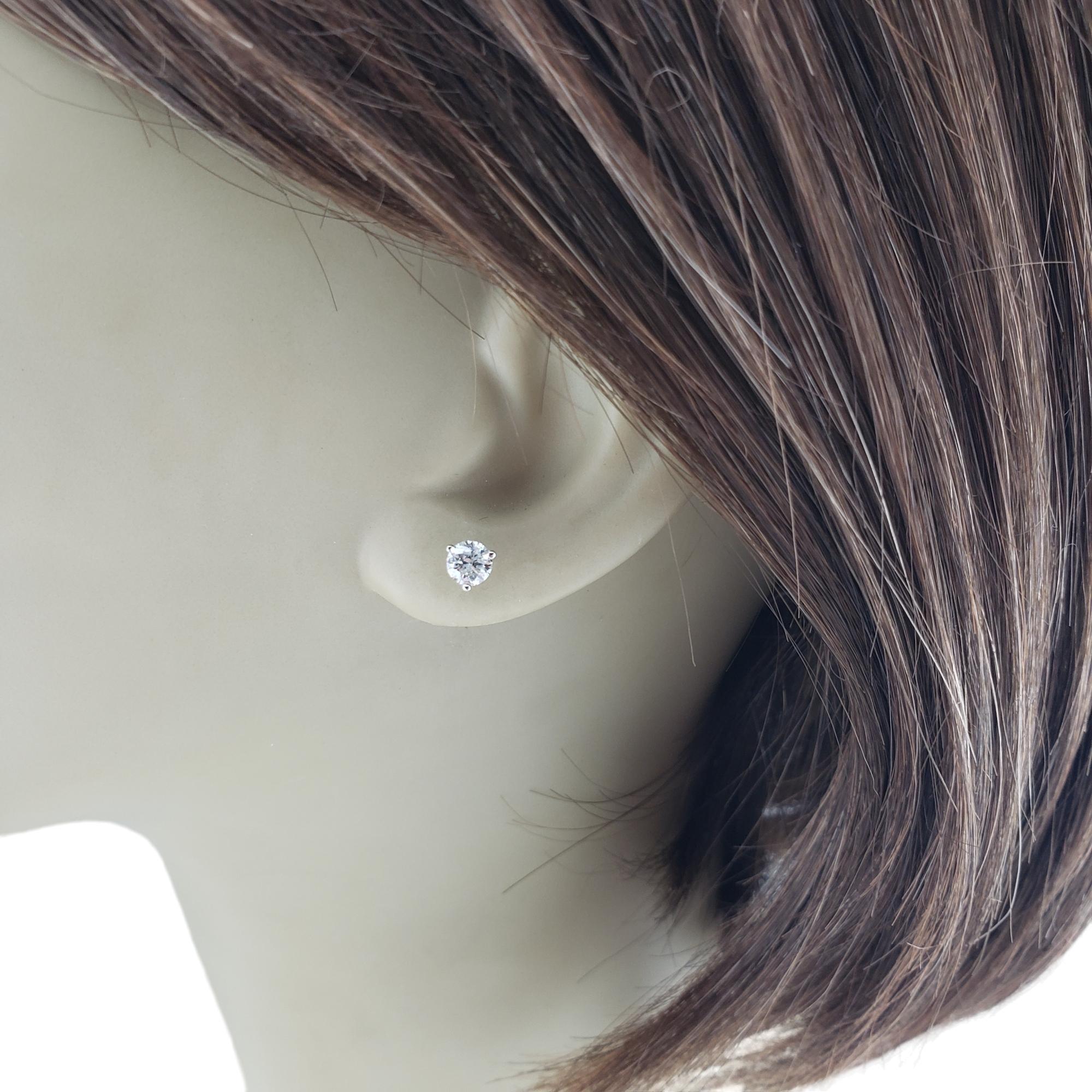 14 Karat White Gold Diamond Stud Earrings #15807 For Sale 1