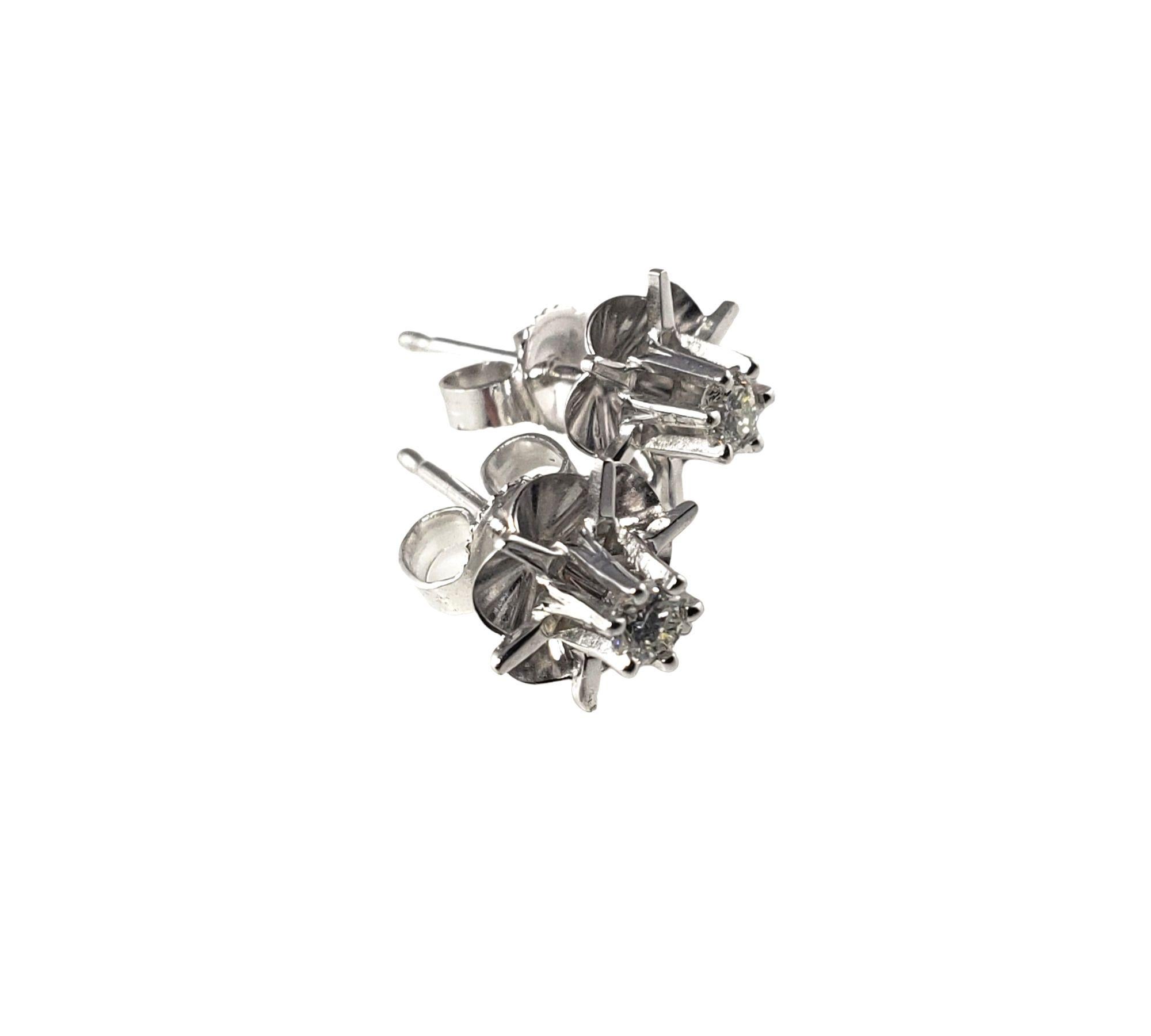 14 Karat White Gold Diamond Stud Earrings #16154 In Good Condition For Sale In Washington Depot, CT