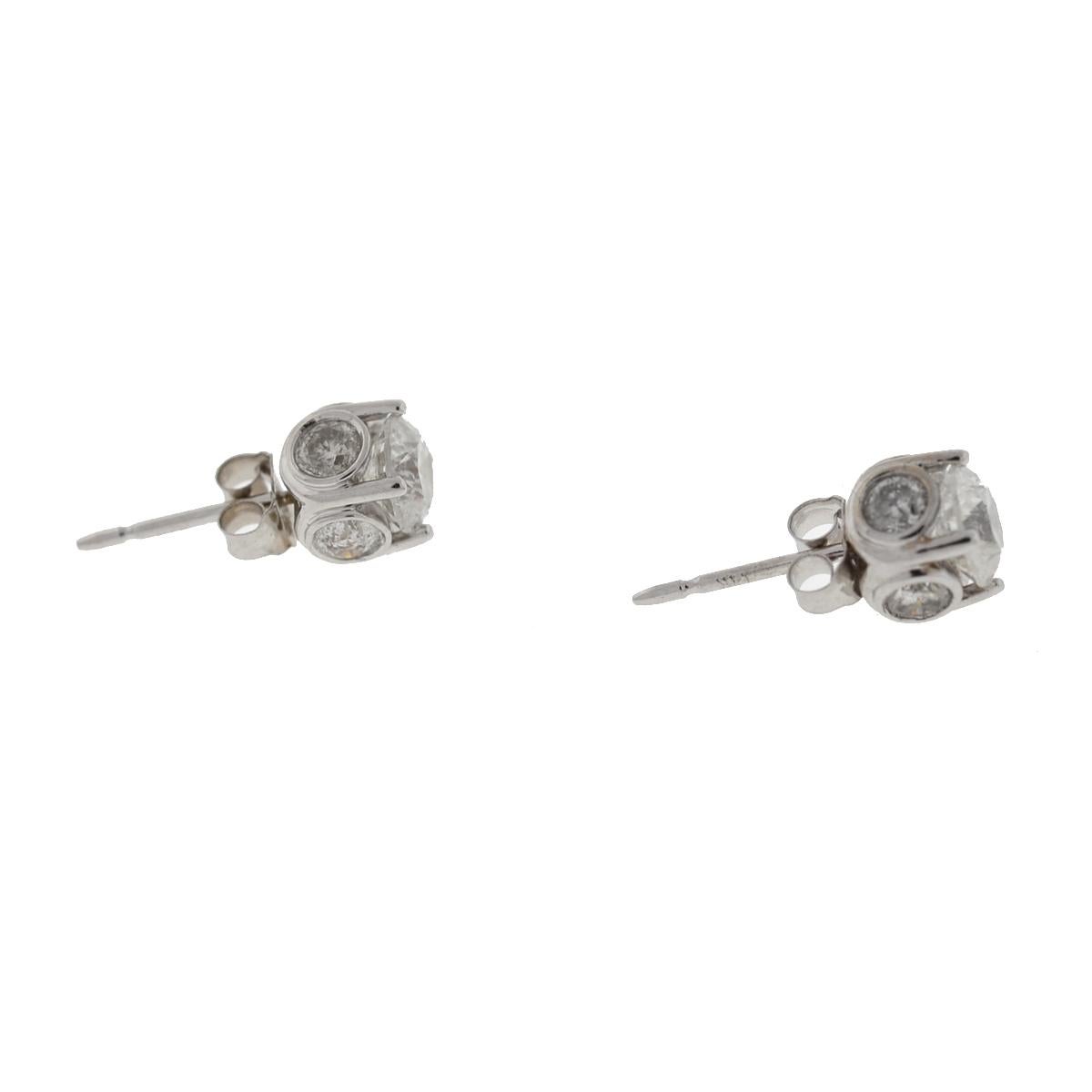 14 Karat White Gold Diamond Stud Earrings 2.15 Carat TW In Good Condition For Sale In Boca Raton, FL