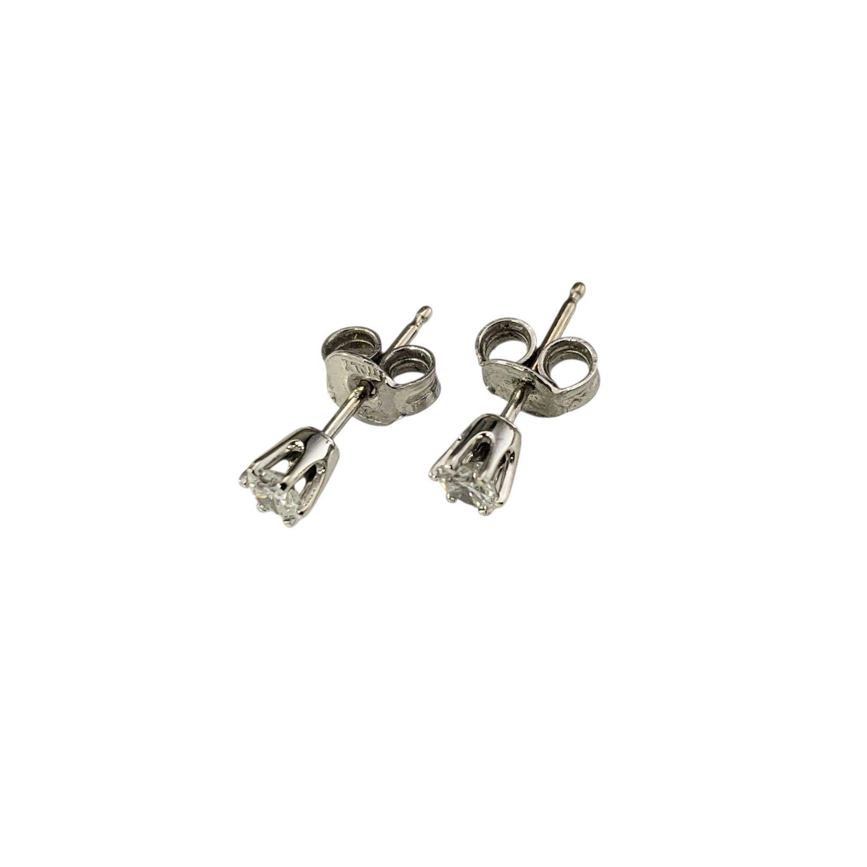 14 Karat Weißgold Diamant-Ohrstecker #22206 im Zustand „Gut“ im Angebot in Washington Depot, CT