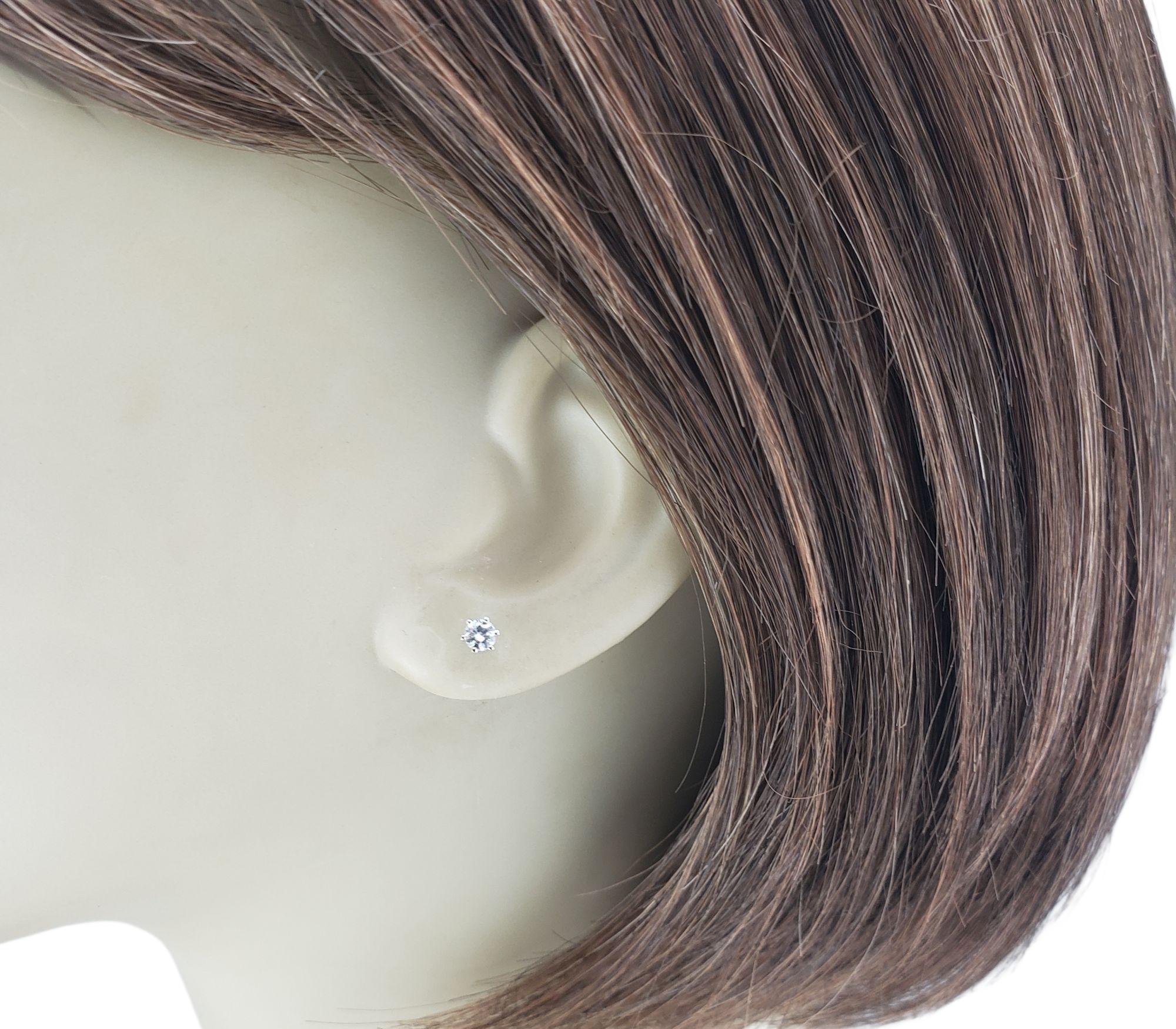 14 Karat Weißgold Diamant-Ohrstecker #22206 im Angebot 2