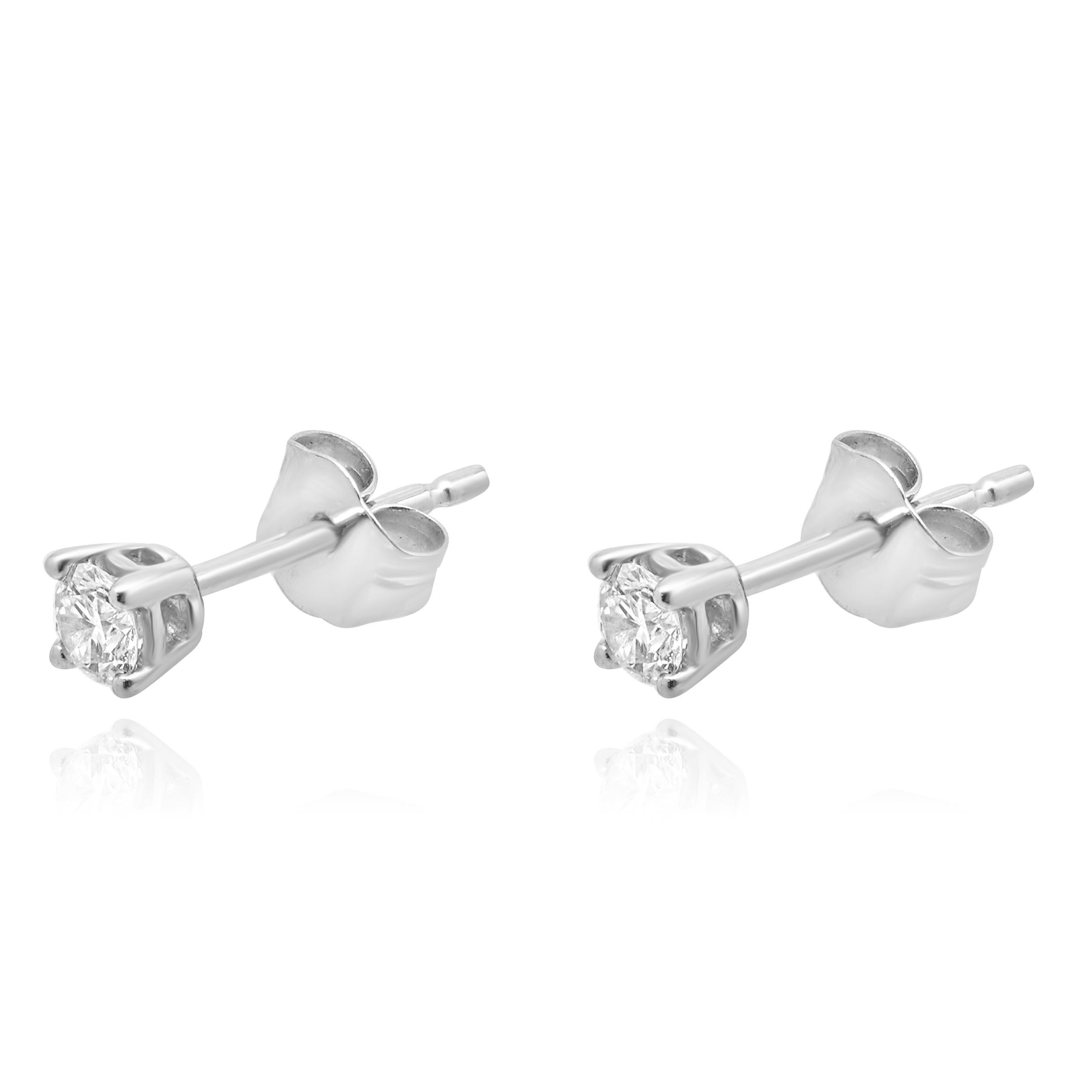 Matériau : Or blanc 14K
Diamants : 2 diamants ronds de taille brillant= 0.38cttw
Couleur : H / I
Clarté : SI1
Dimensions : les boucles d'oreilles mesurent environ 4 mm de diamètre.
Fermetures : friction
Poids : 0,70 grammes