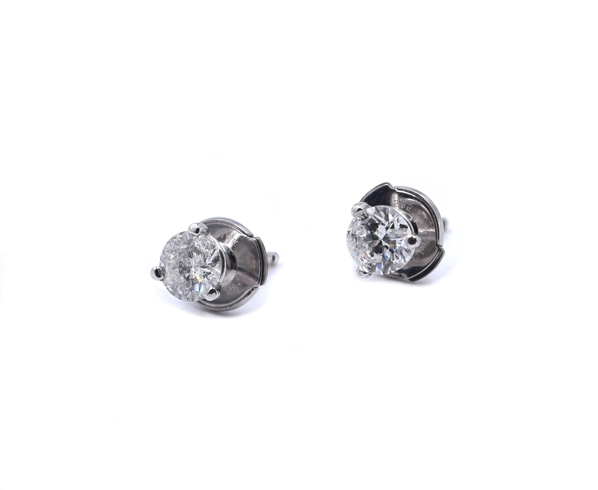 Round Cut 14 Karat White Gold Diamond Stud Earrings