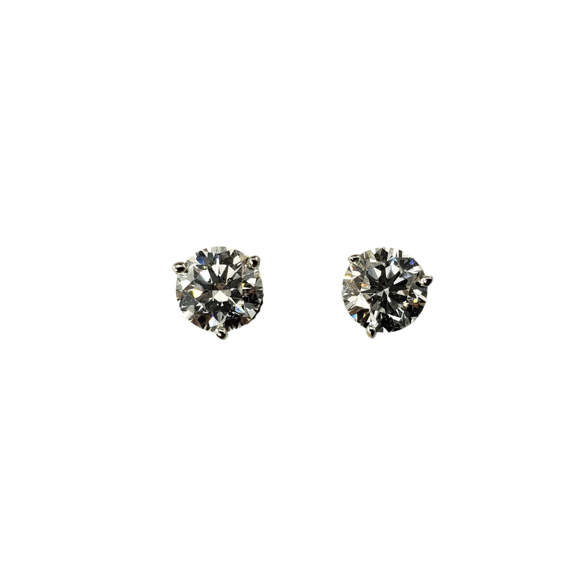 14 Karat White Gold Diamond Stud Earrings #15811 In Good Condition For Sale In Washington Depot, CT