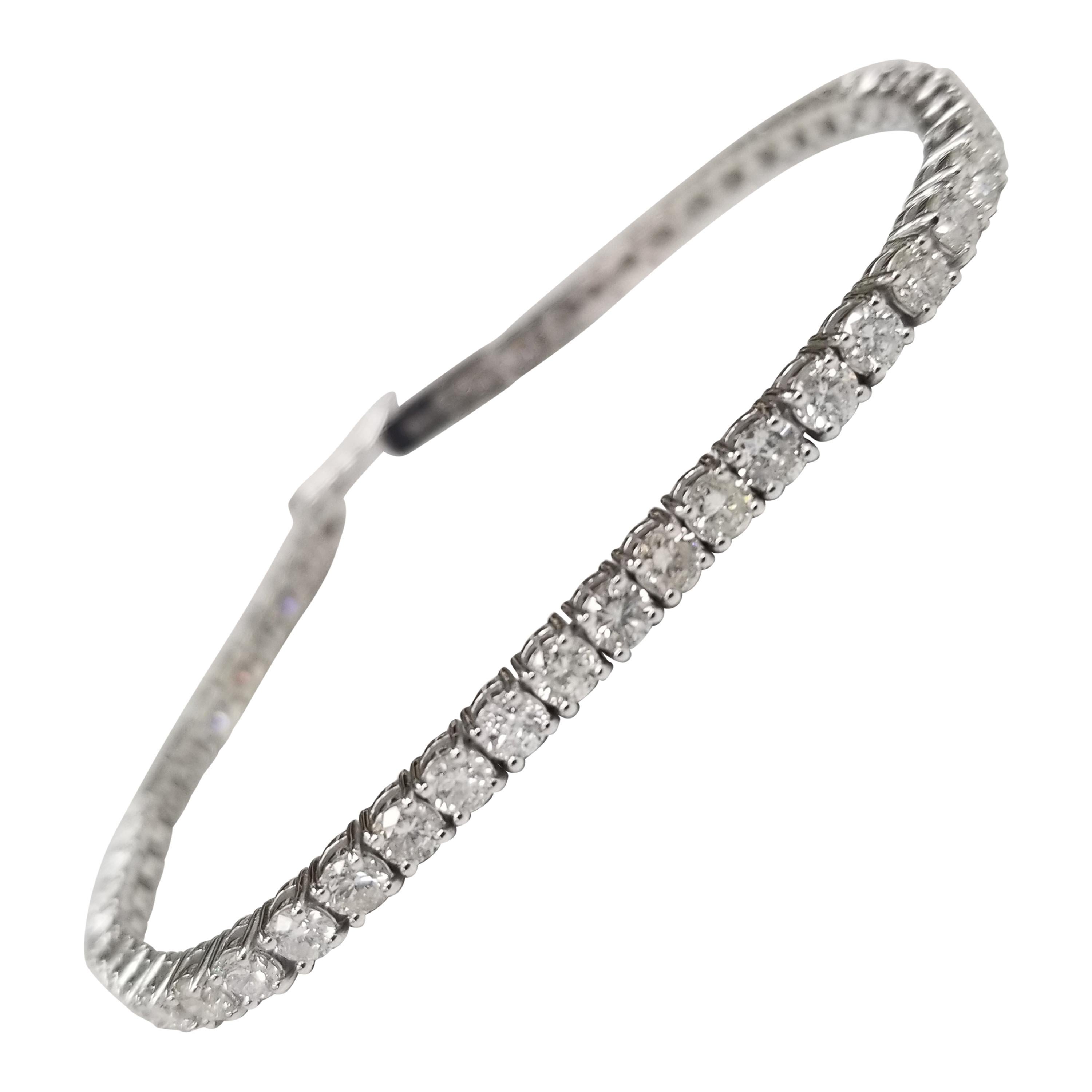 14 Karat White Gold Diamond Tennis Bracelet 5.29 Carat For Sale
