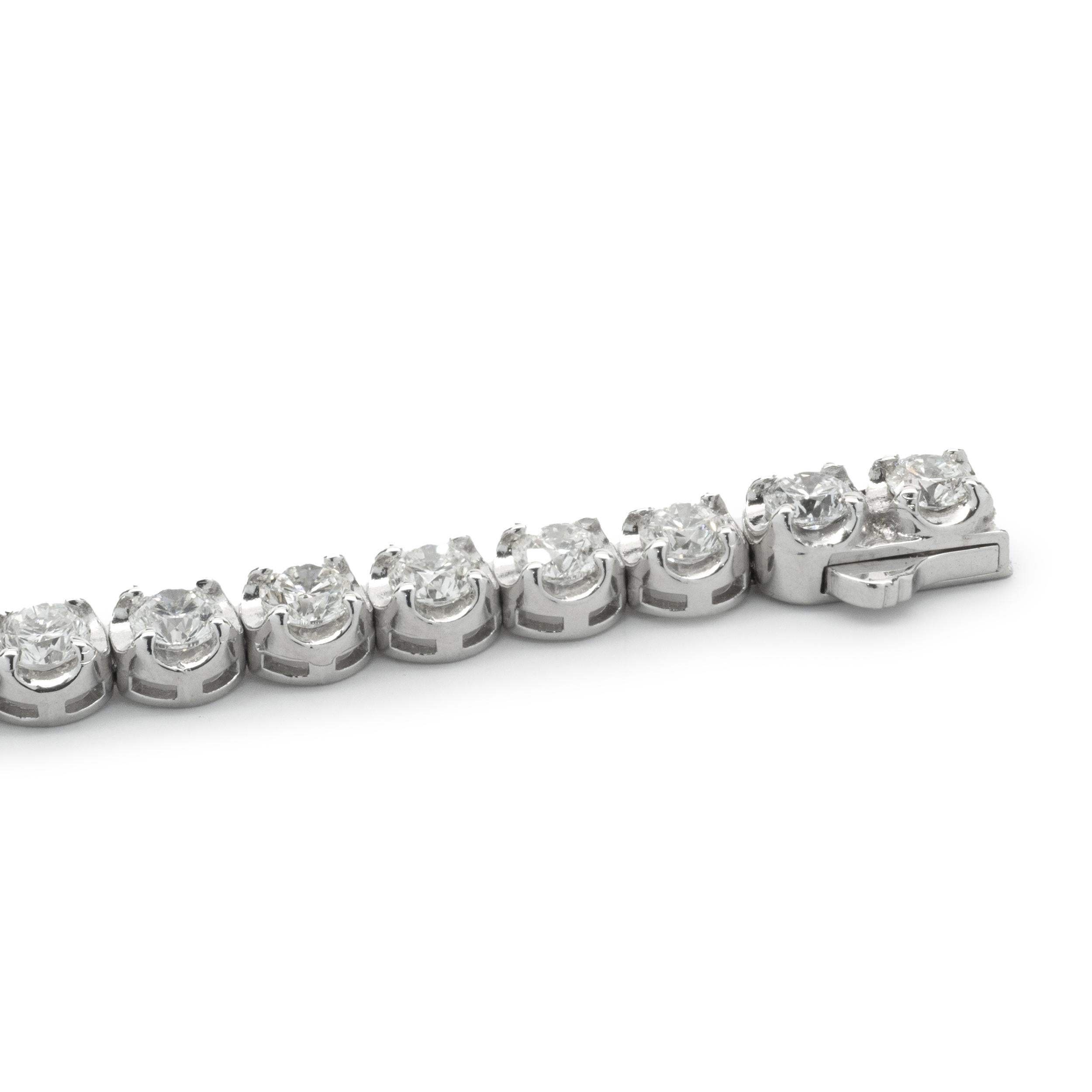 Round Cut 14 Karat White Gold Diamond Tennis Bracelet