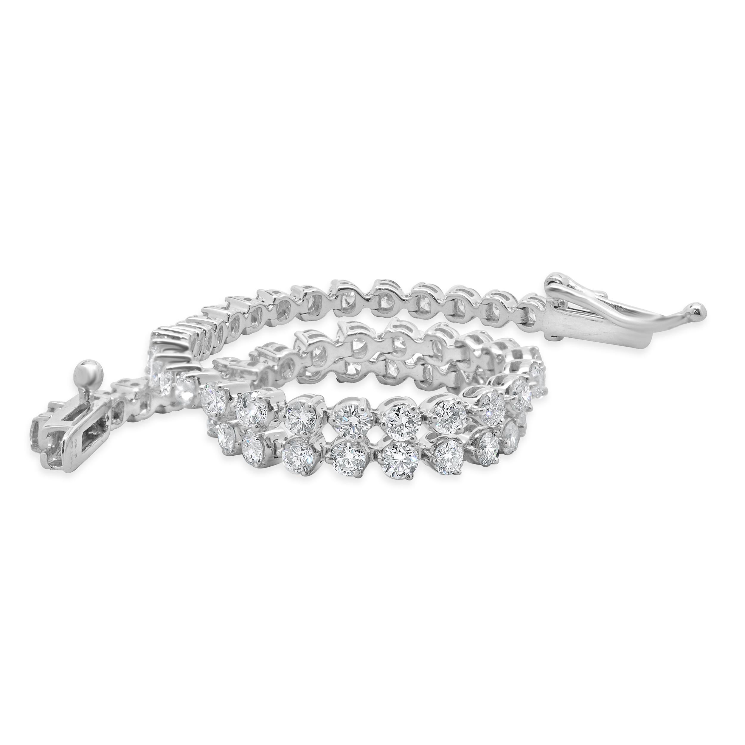 Taglio rotondo Bracciale tennis con diamanti in oro bianco 14 carati in vendita